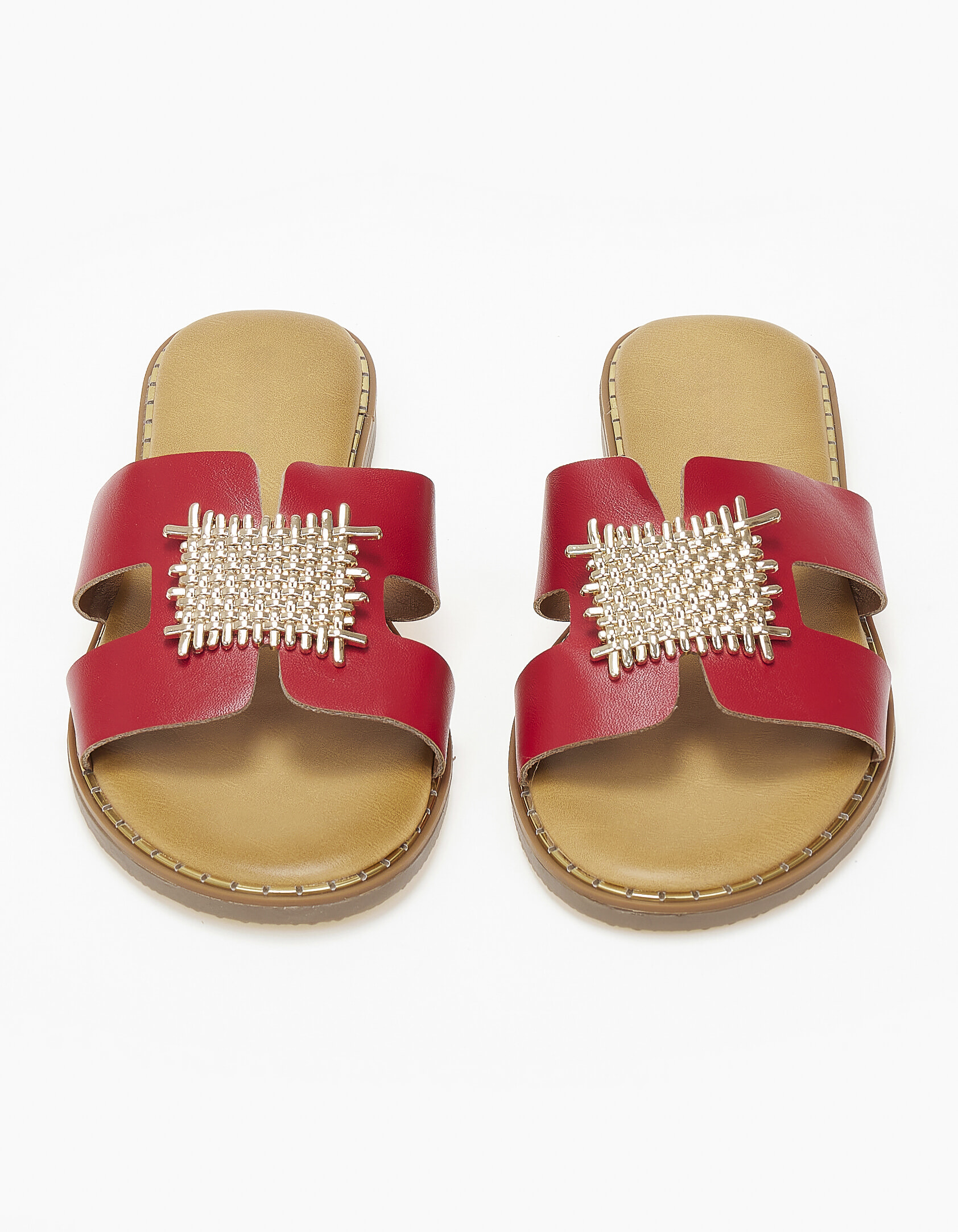Φλατ σανδάλια με φάσα και μεταλλική λεπτομέρεια - Κόκκινο