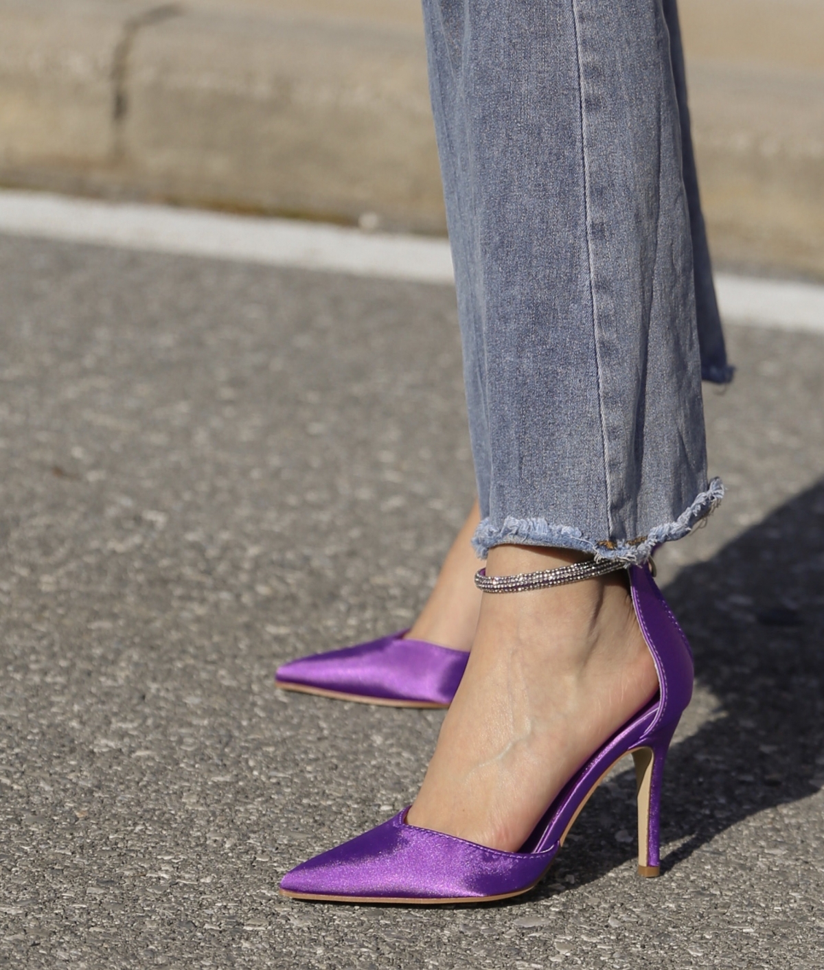 Γόβες με λεπτό τακούνι και λουράκι στρας - Μωβ