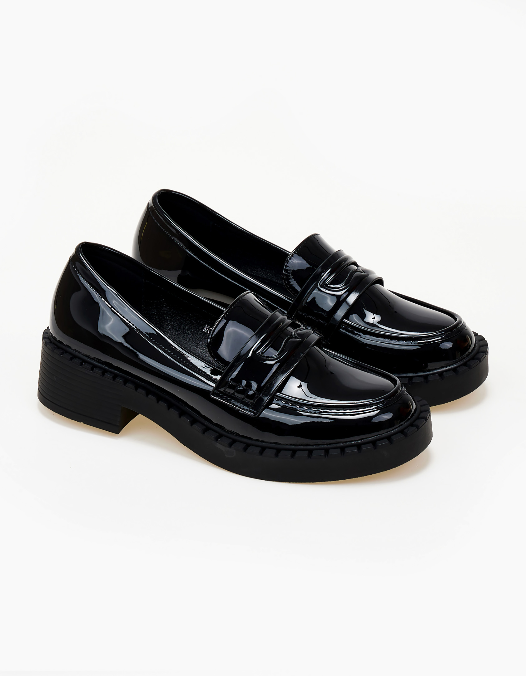 Γυναικεία loafers λουστρίνι - Μαύρο