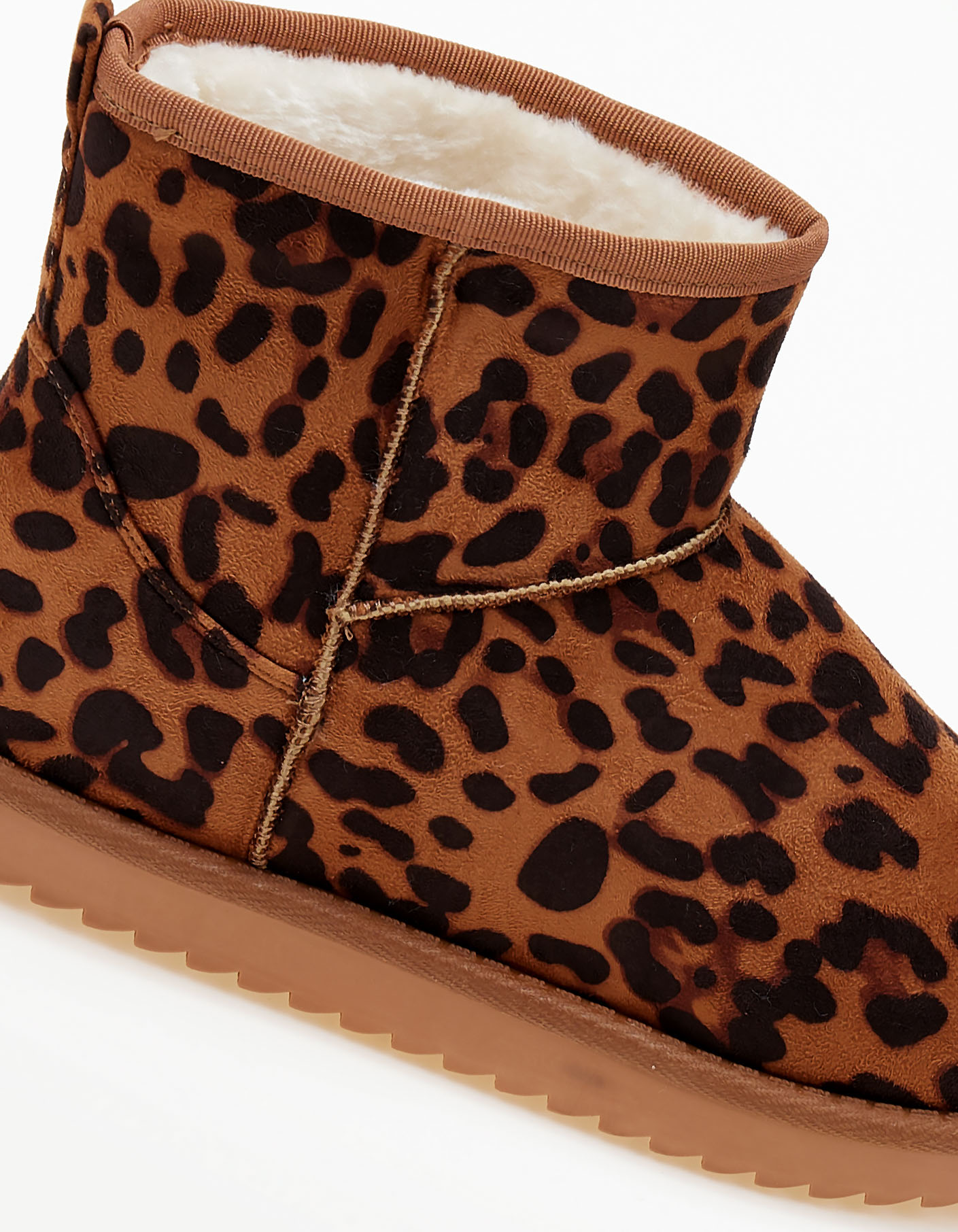 Μποτάκια με γούνα και suede υφή - Λεοπάρ φωτογραφία