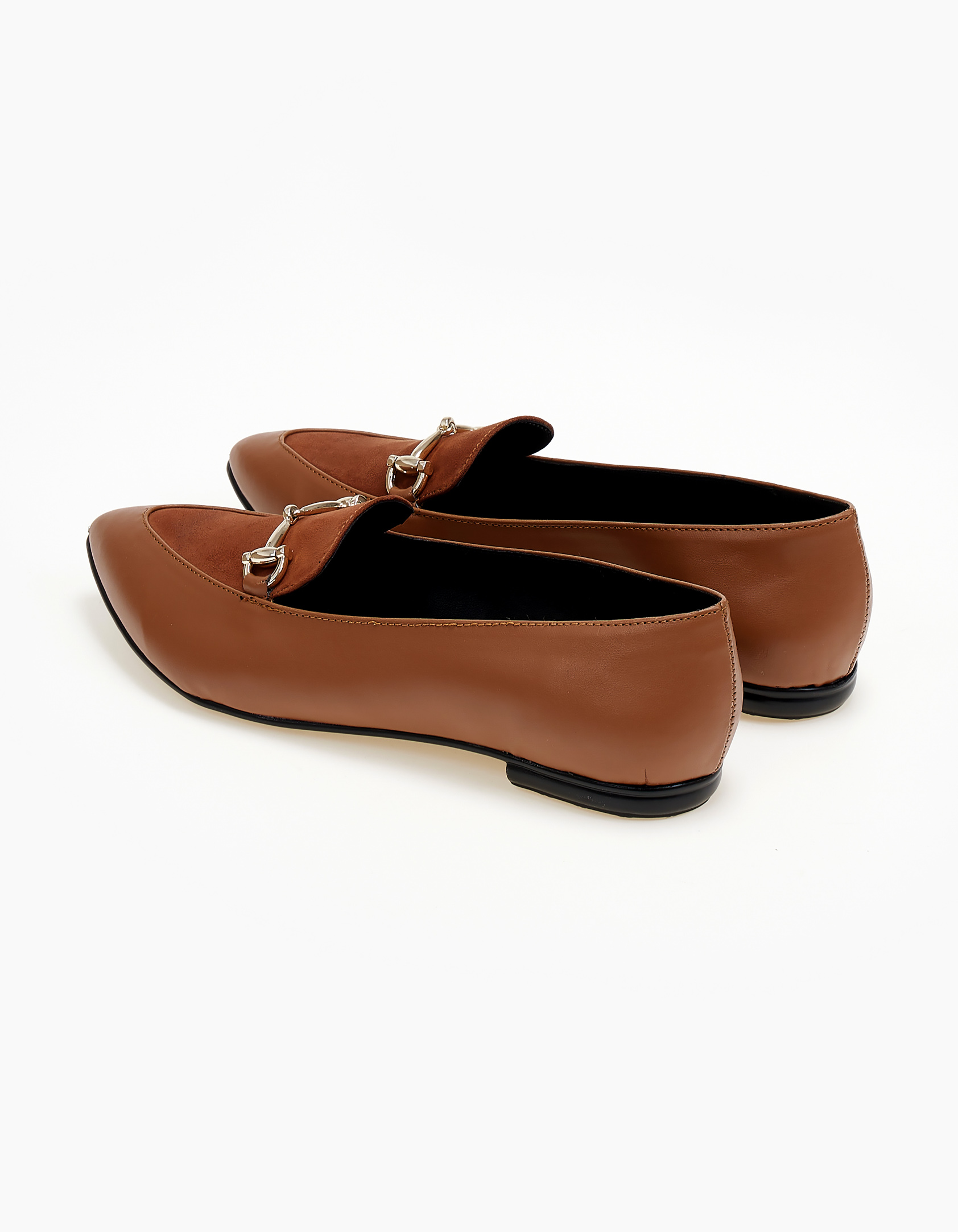 Μυτερά loafers με συνδυασμό υλικών και μέταλλο - Ταμπά φωτογραφία