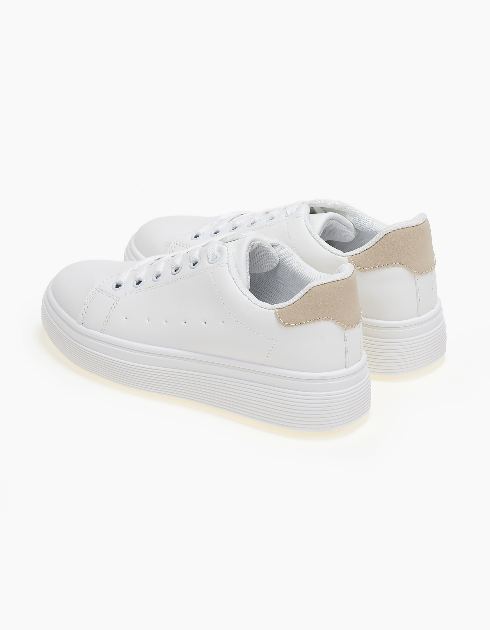 Basic sneakers με χρωματική λεπτομέρεια - Μπεζ φωτογραφία