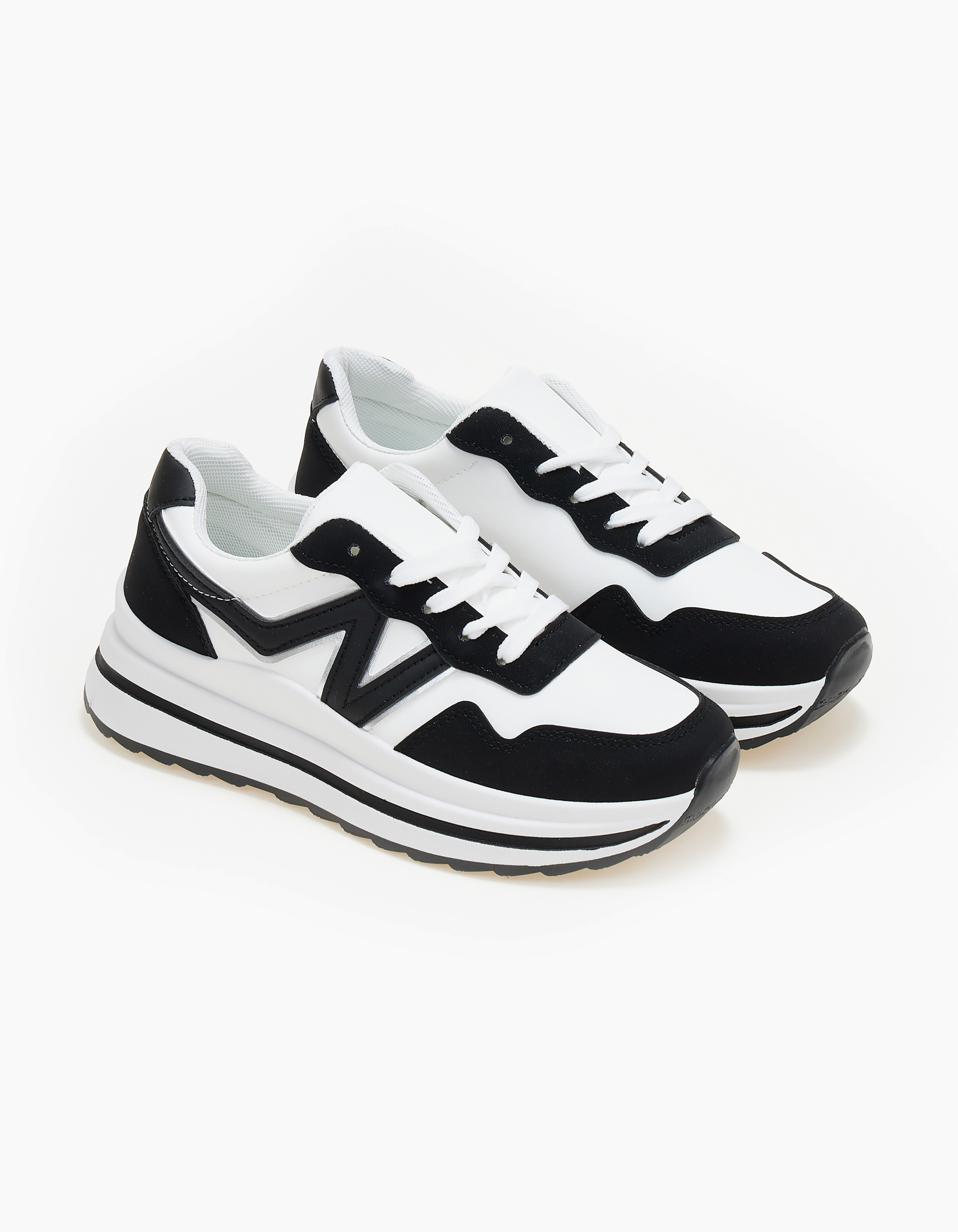 Sneakers με συνδυασμό υλικών - Μαύρο