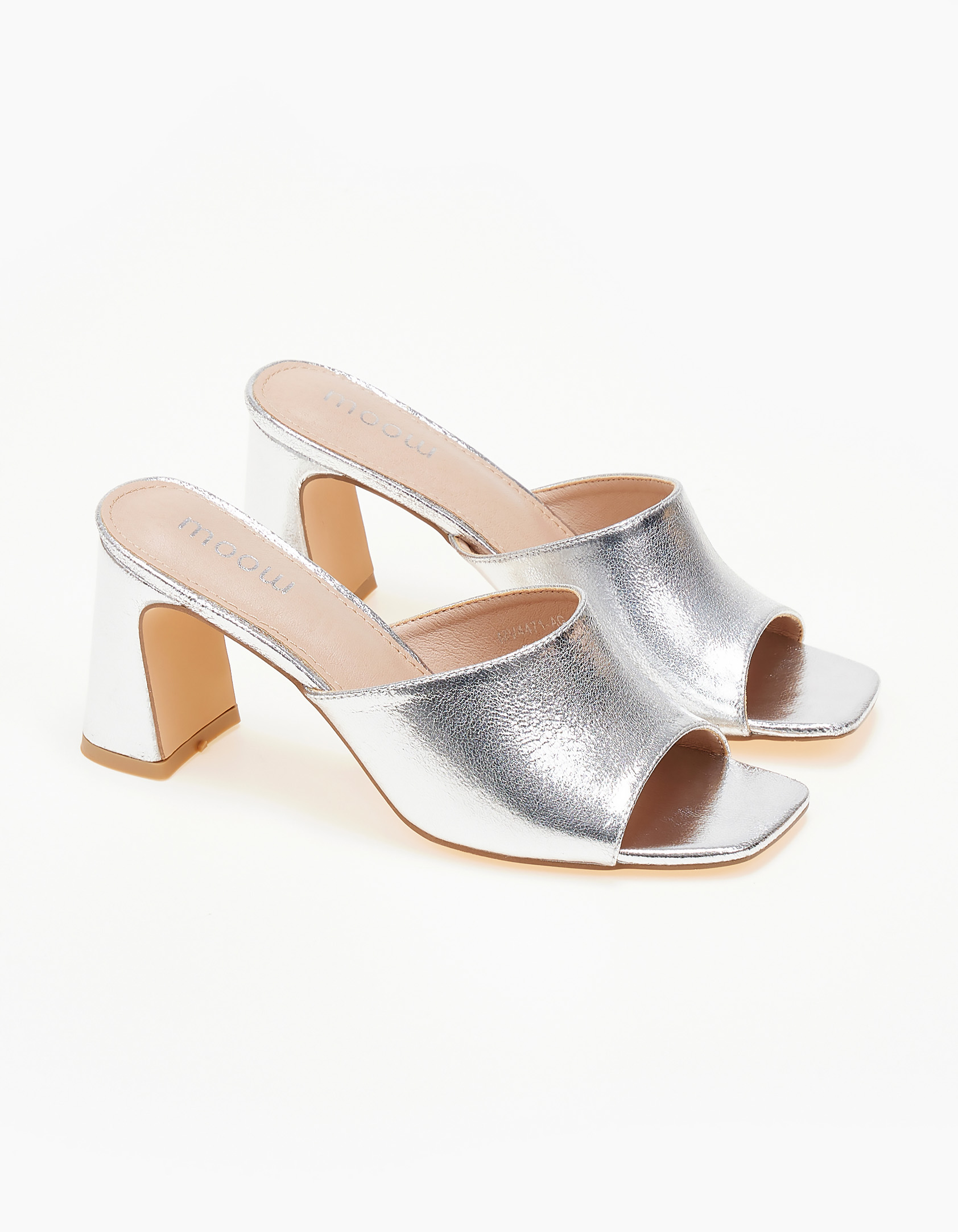 Mules σε κάρε γραμμή με χοντρό τακούνι - Ασημί