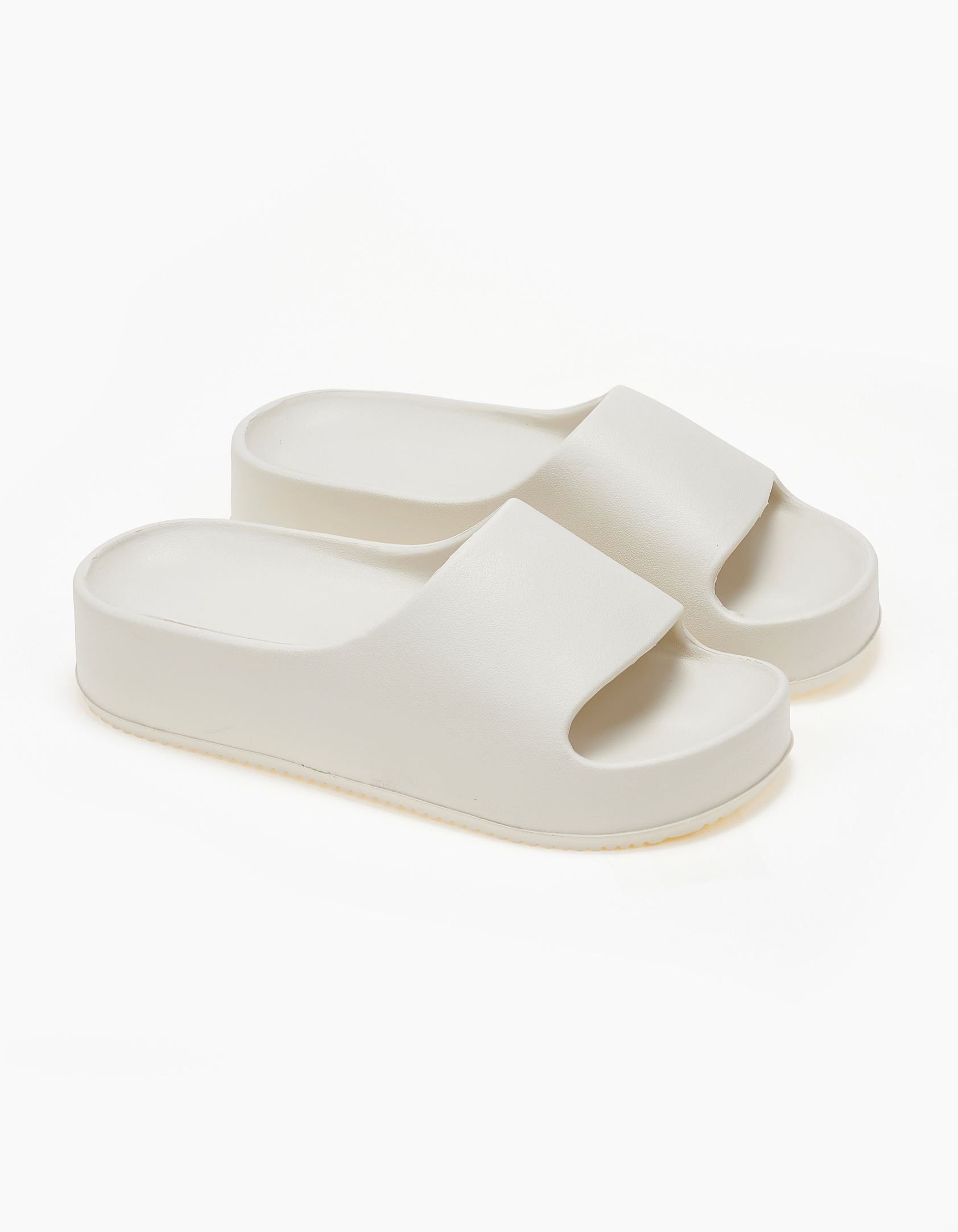 Γυναικείες δίπατες σαγιονάρες - Μπεζ