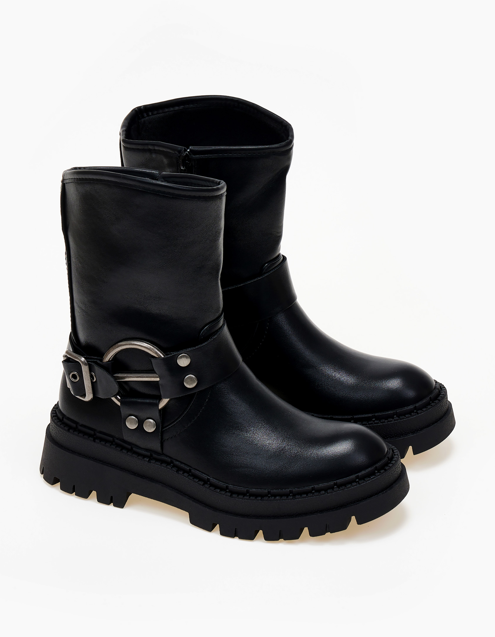 Biker boots με μεταλλική λεπτομέρεια - Μαύρο