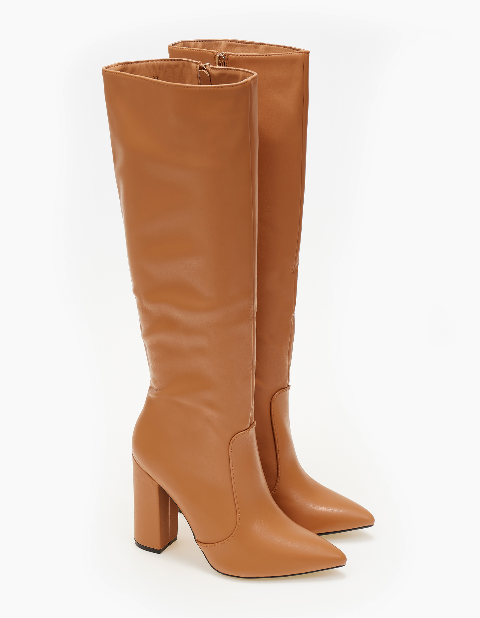Μυτερές μπότες με χοντρό τακούνι - Κάμελ