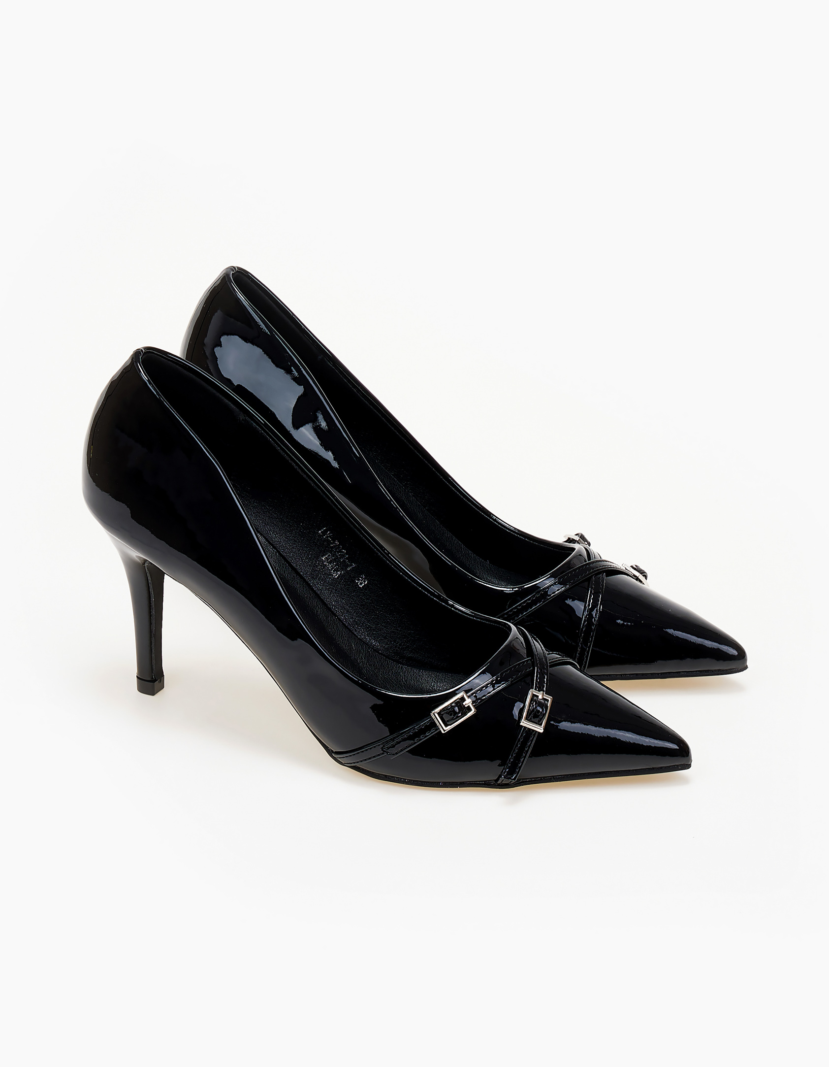 Μυτερές γόβες λουστρίνι με λεπτό τακούνι - Μαύρο