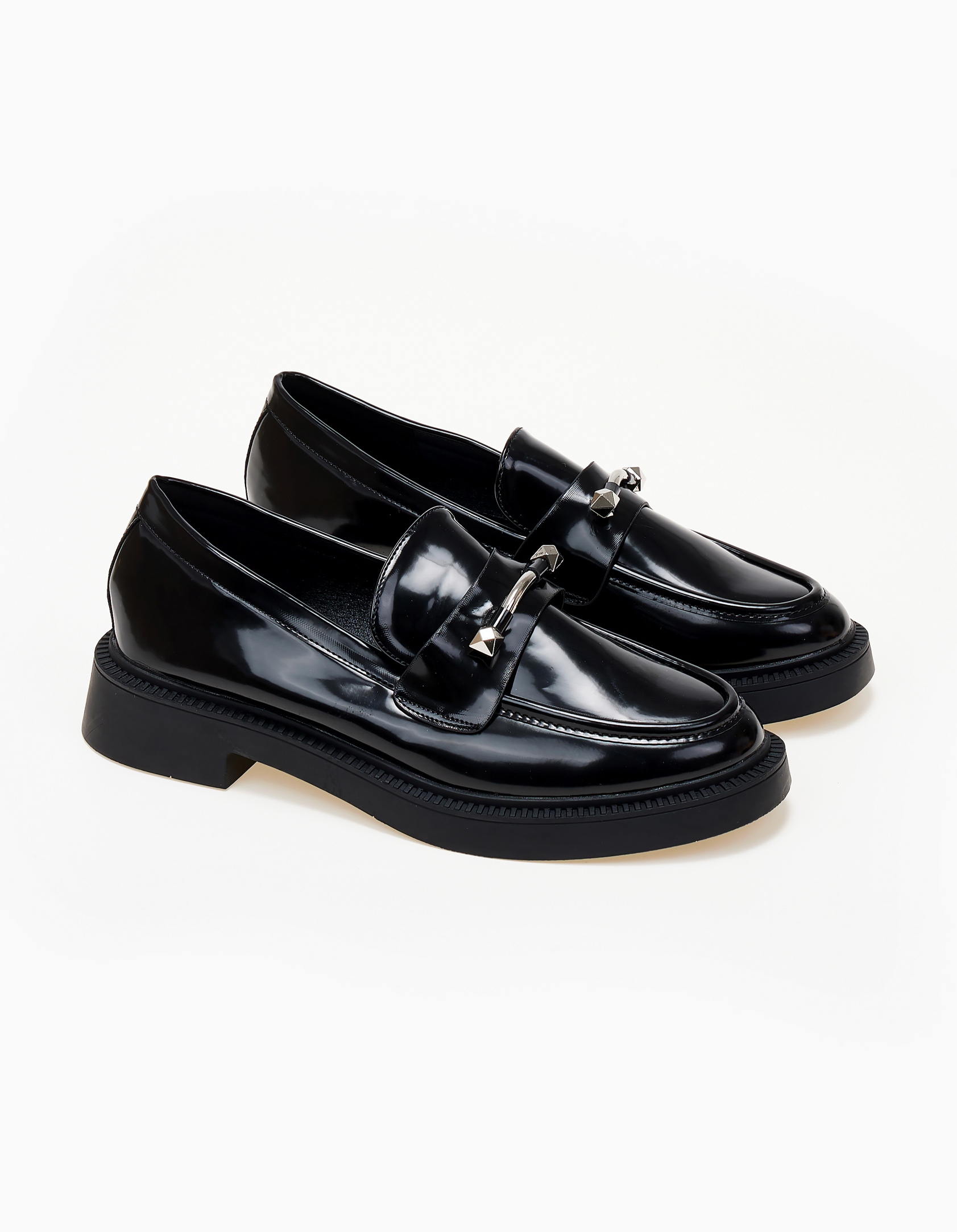 Loafers με μεταλλική λεπτομέρεια - Μαύρο