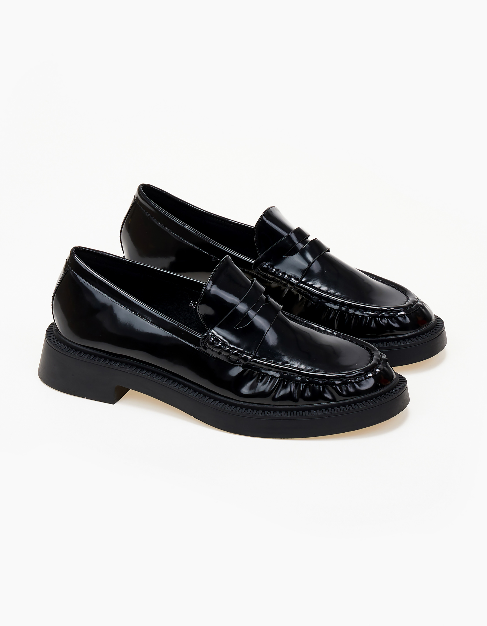 Loafers basic με εξώραφα - Μαύρο