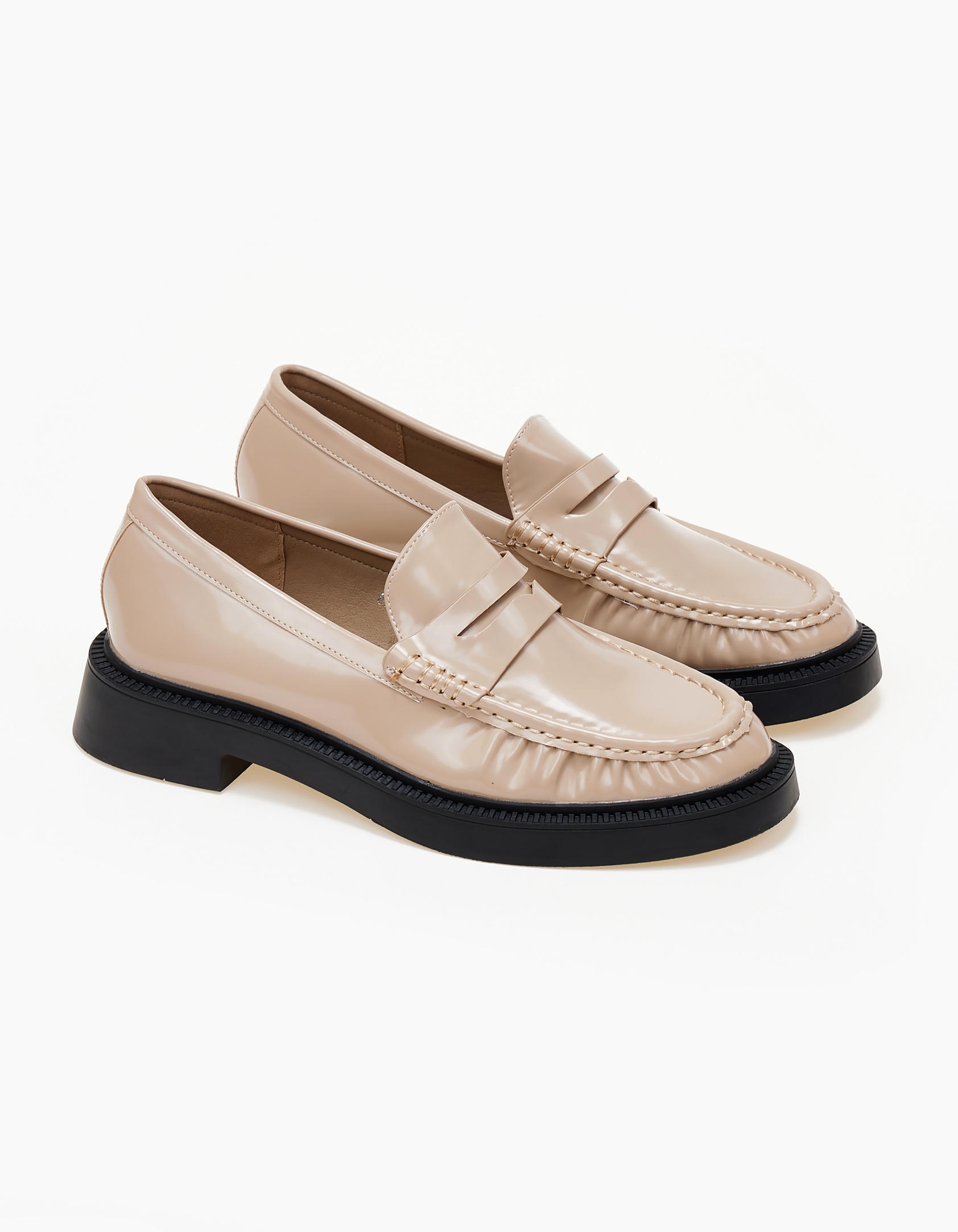 Loafers basic με εξώραφα - Μπεζ