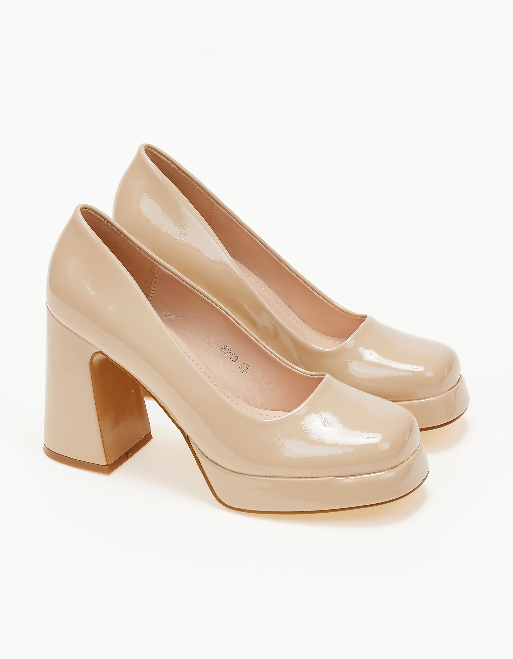 Ψηλές γόβες λουστρίνι με χοντρό τακούνι - Μπεζ
