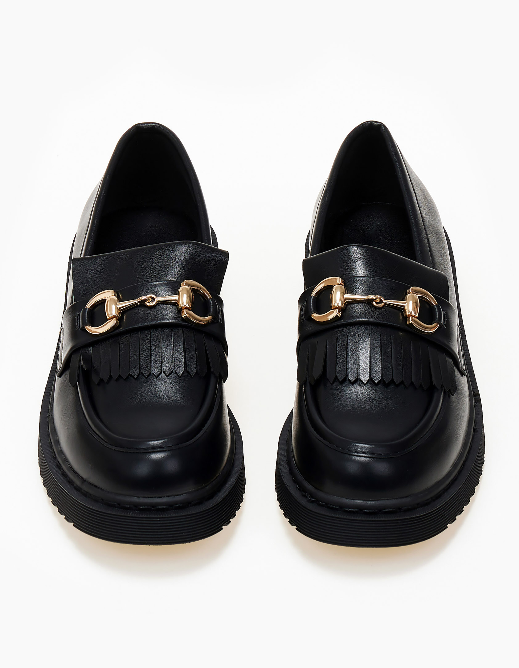 Loafers με αγκράφα και λεπτομέρεια κρόσσια - Μαύρο
