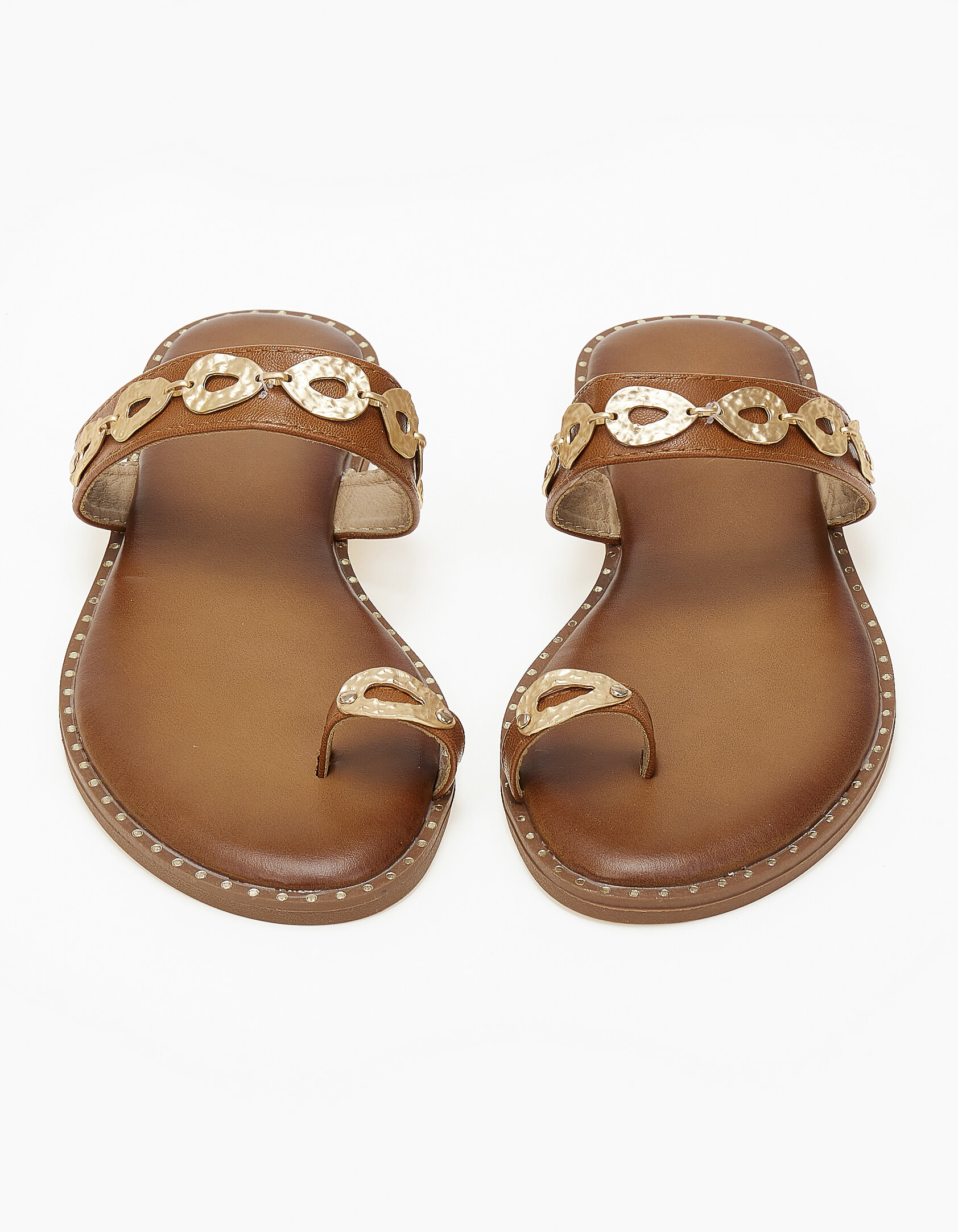 Φλατ σανδάλια με toe ring και μεταλλικές λεπτομέρειες - Κάμελ
