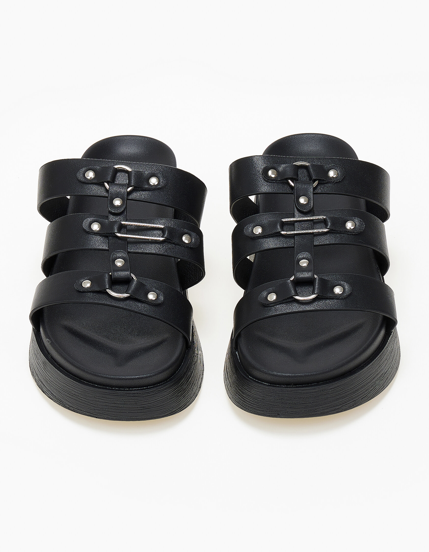 Σανδάλια flatform με μεταλλικές λεπτομέρειες - Μαύρο φωτογραφία