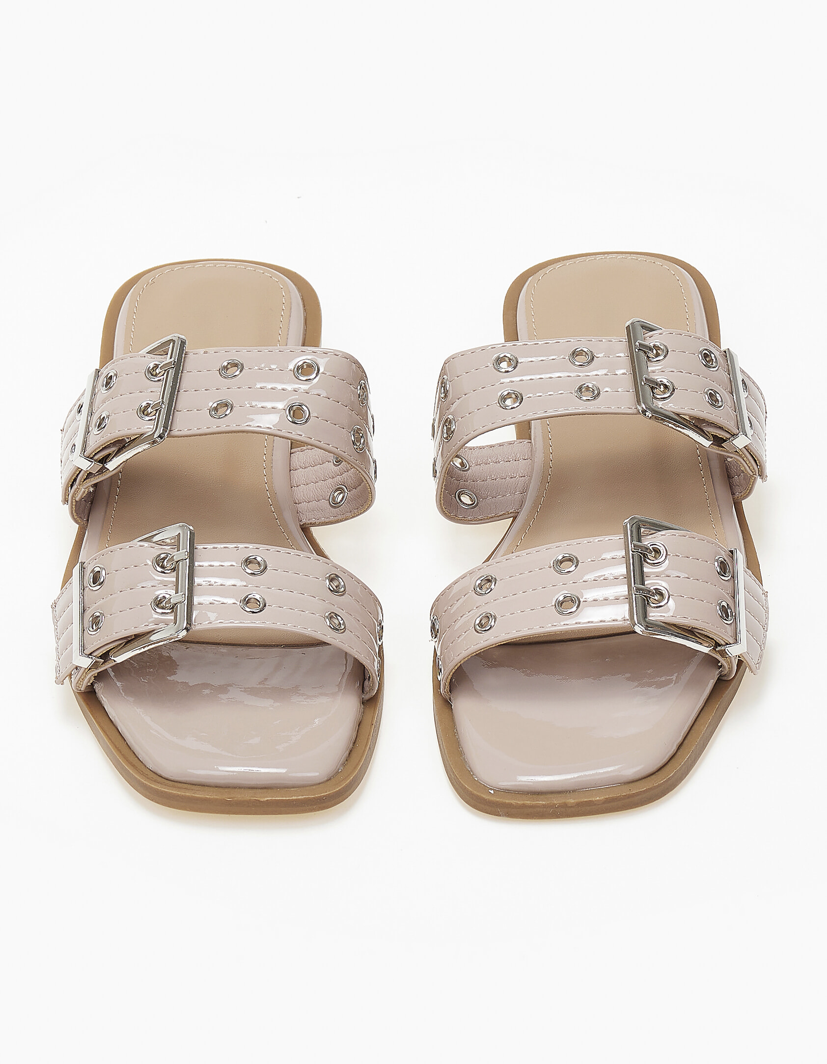 Εξώφτερνα σανδάλια με αγκράφες και τρουκς - Μπεζ