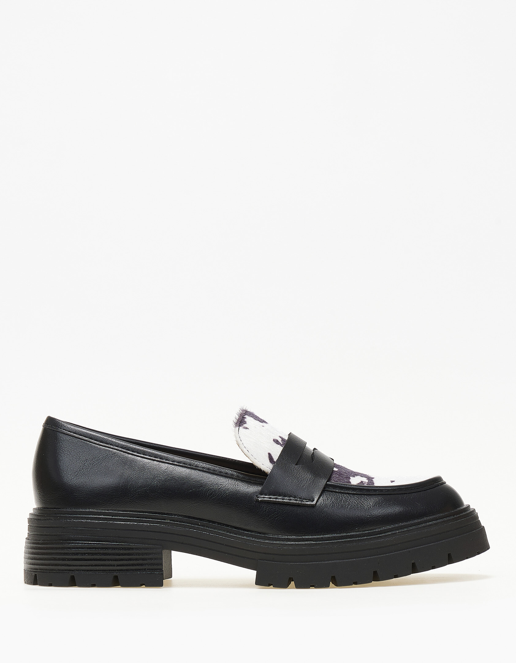Loafers με λεπτομέρια cow - Μαύρο φωτογραφία