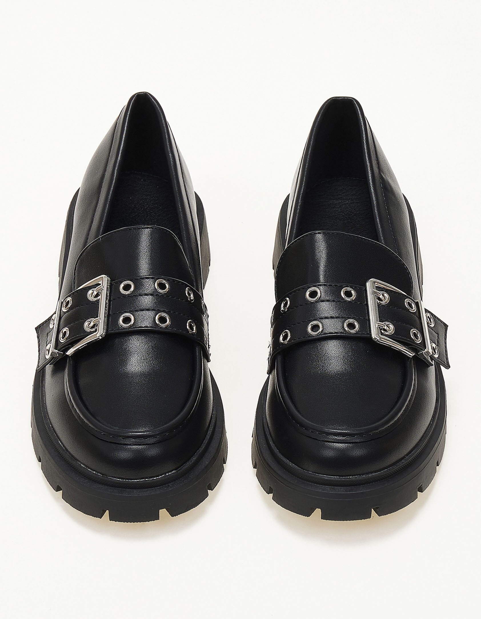 Loafers με τρακτερωτή σόλα και διακοσμητικό χοντρό λουράκι - Μαύρο