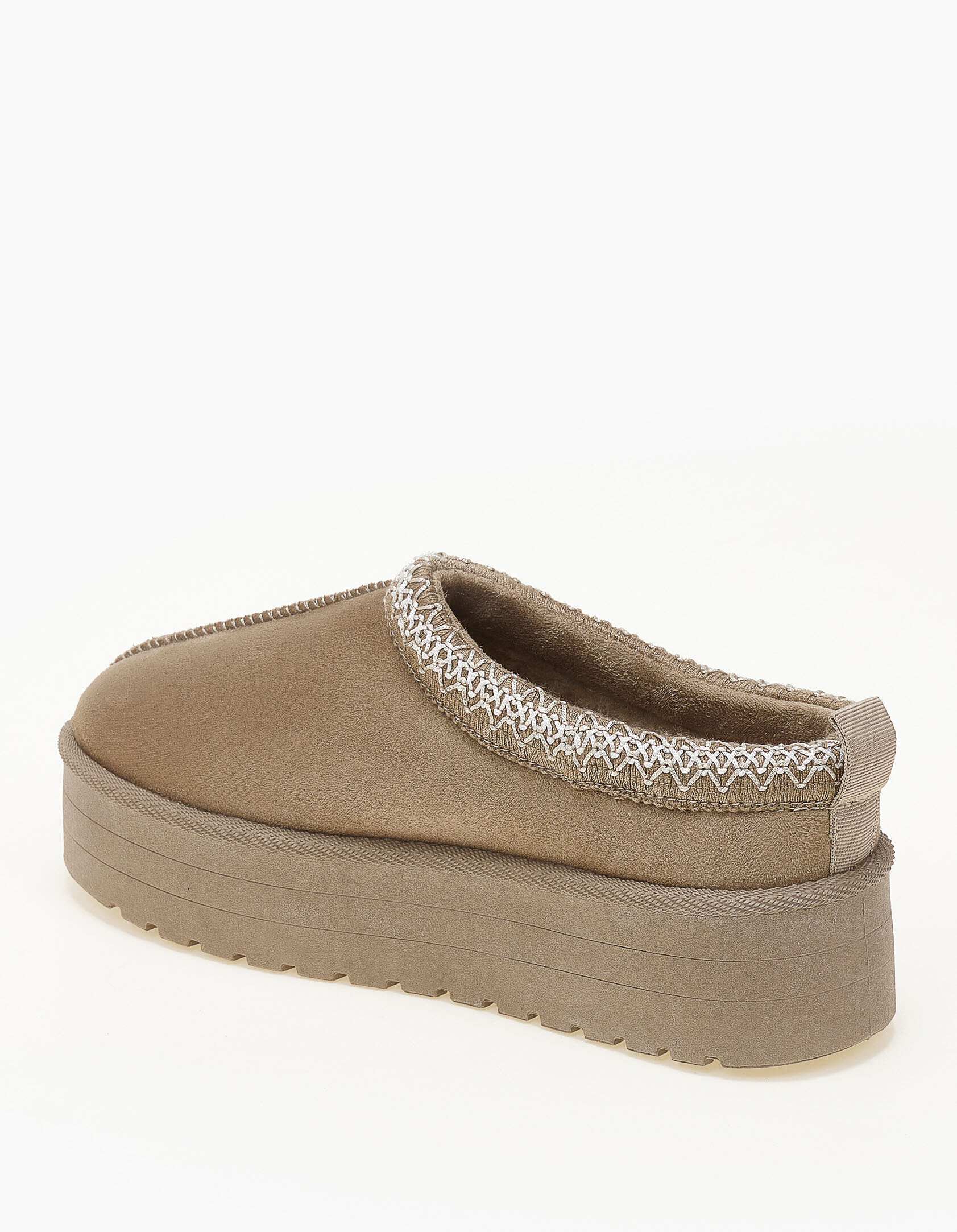 Δίσολες παντόφλες με γούνα και κέντημα - Πούρο φωτογραφία