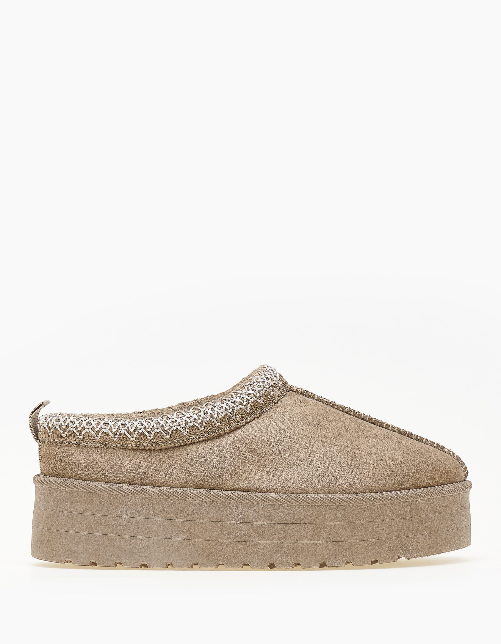 Δίσολες παντόφλες με γούνα και κέντημα - Πούρο φωτογραφία