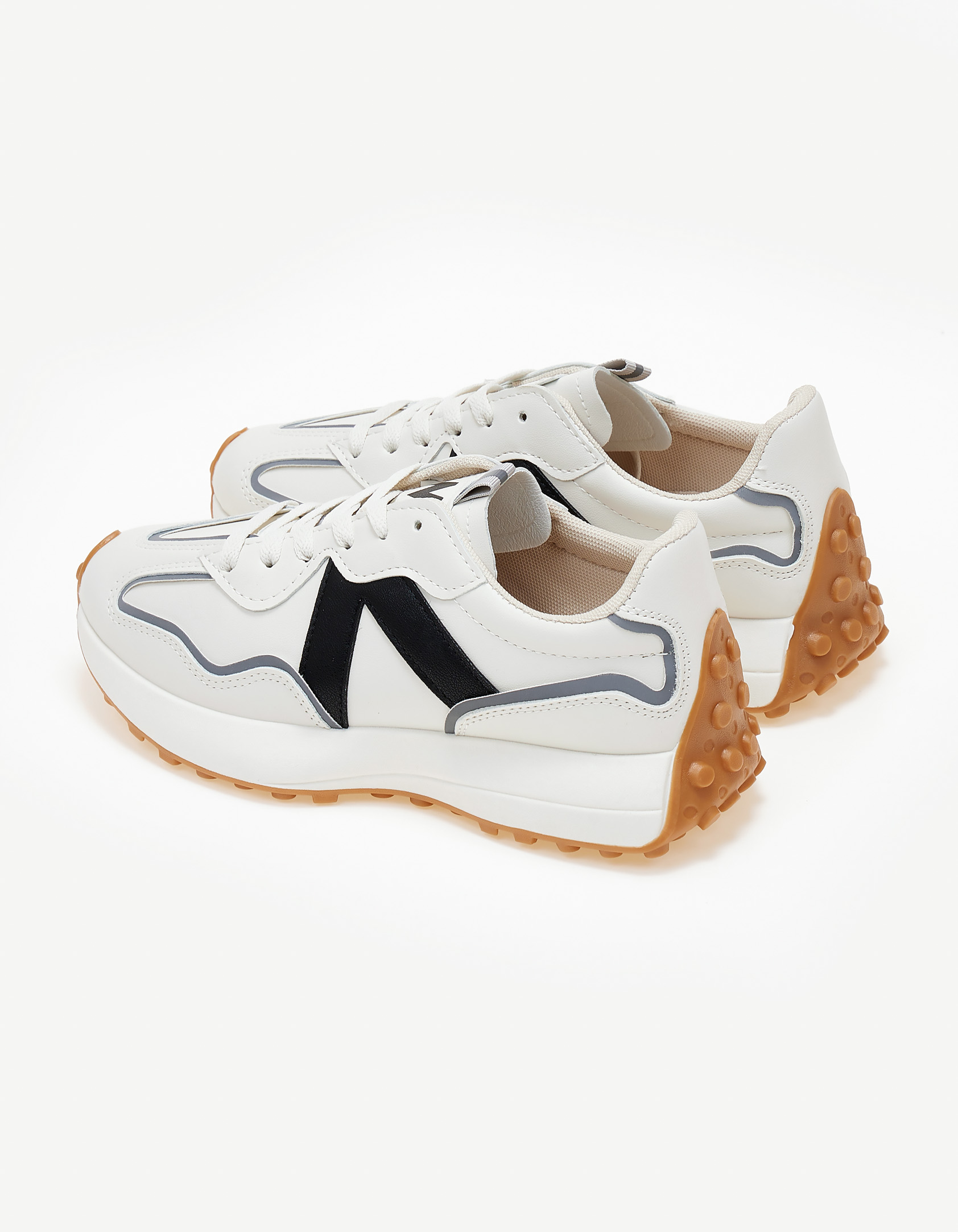 Sneakers με λεπτομέρεια χρώματος - Μαύρο φωτογραφία