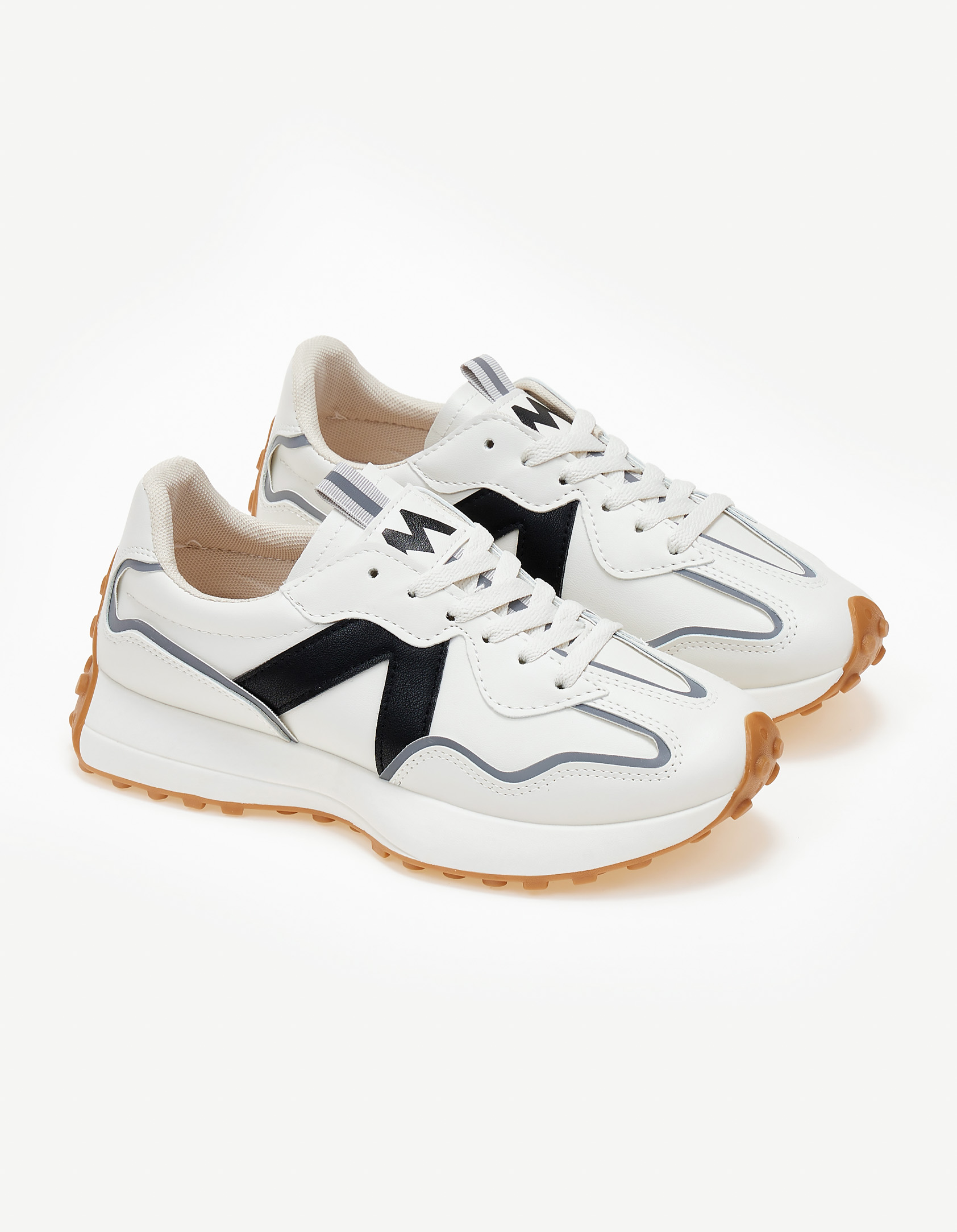 Sneakers με λεπτομέρεια χρώματος - Μαύρο