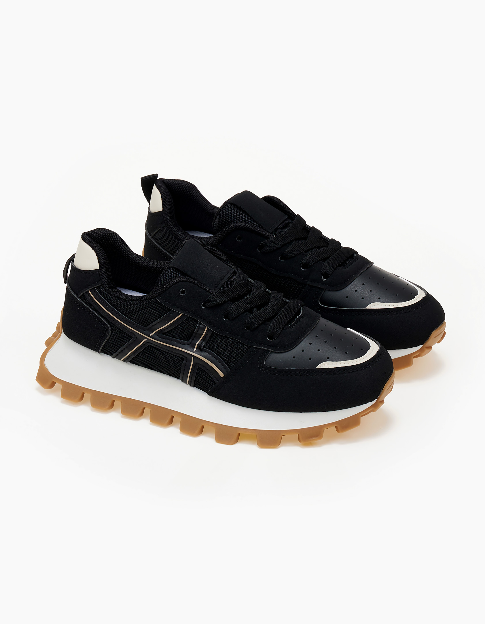 Sneakers με τρακτερωτή σόλα - Μαύρο