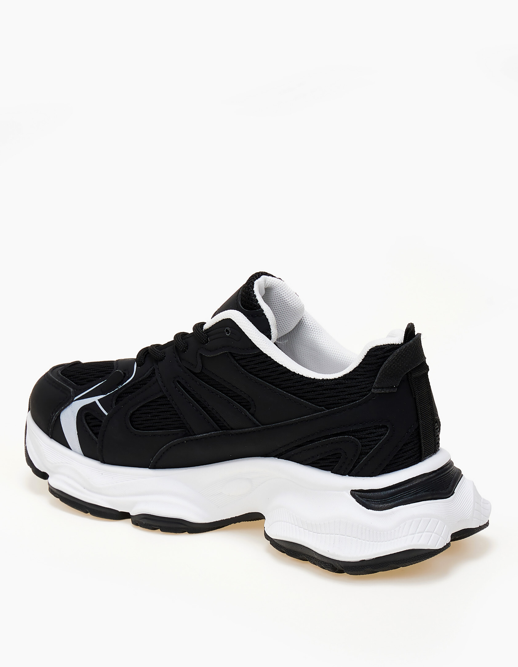 Γυναικεία sneakers chunky με ιδιαίτερη σόλα - Μαύρο φωτογραφία