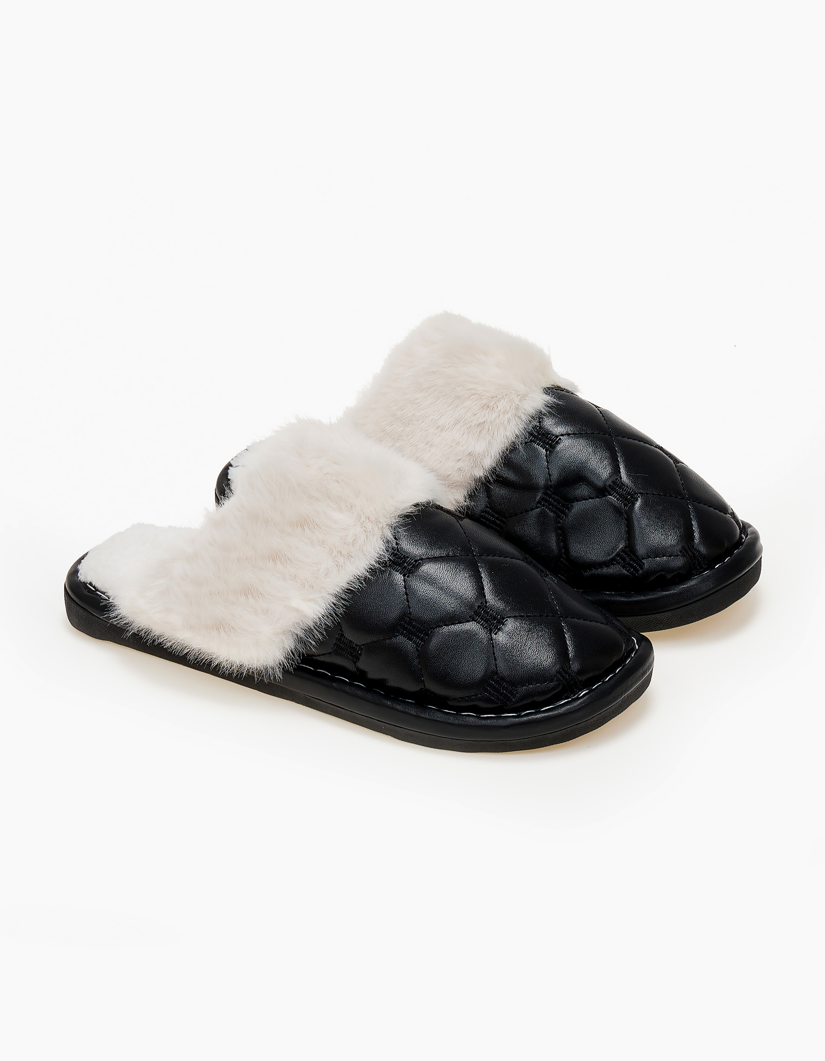 Γυναικείες παντόφλες - Μαύρο