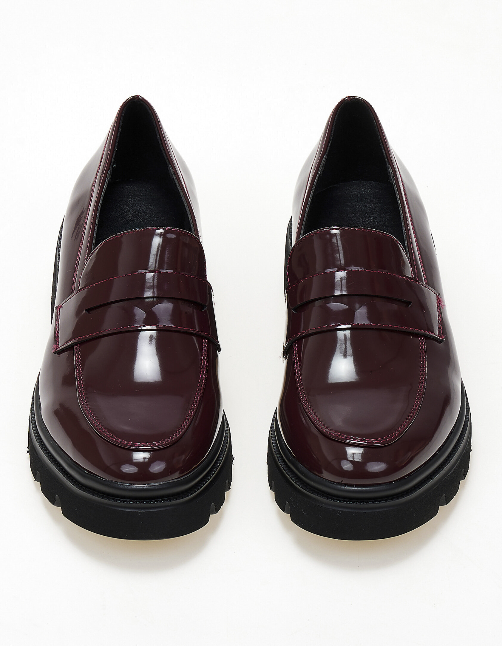 Loafers λουστρίνι με τρακτερωτή σόλα - Μπορντώ φωτογραφία