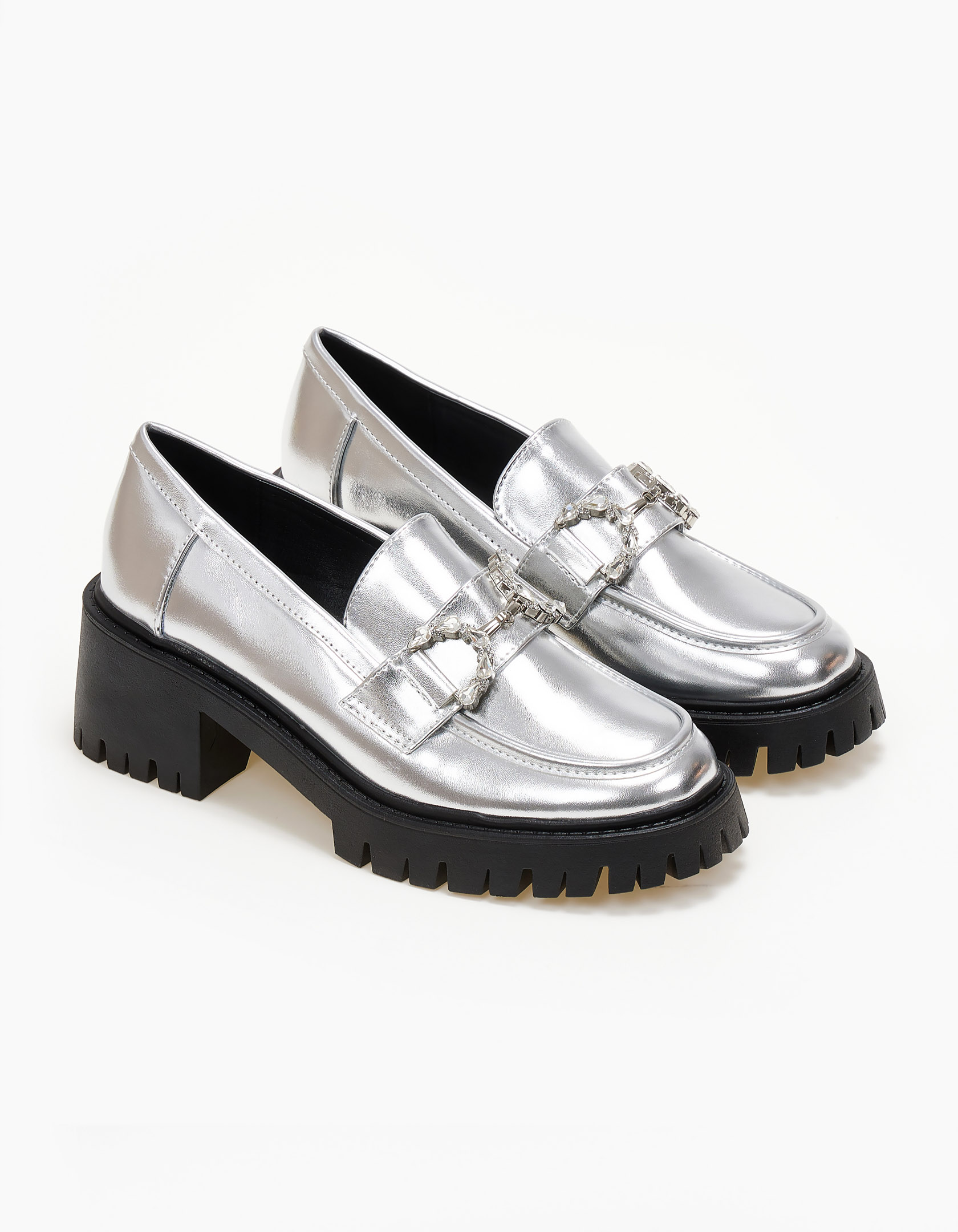 Loafers με διακοσμητική αγκράφα - Ασημί