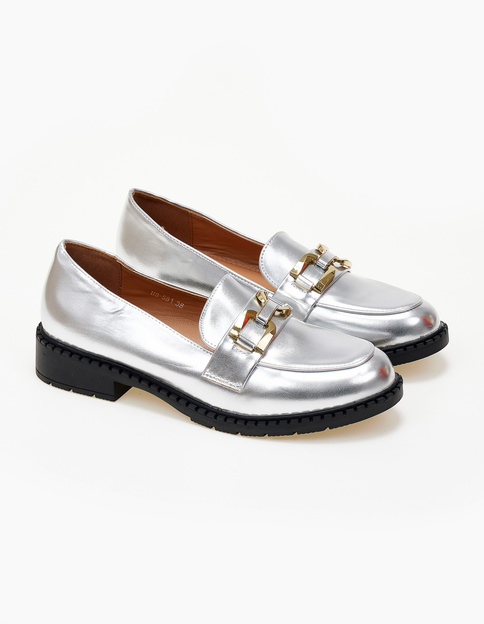 Χαμηλά loafers με μεταλλική λεπτομέρεια - Ασημί