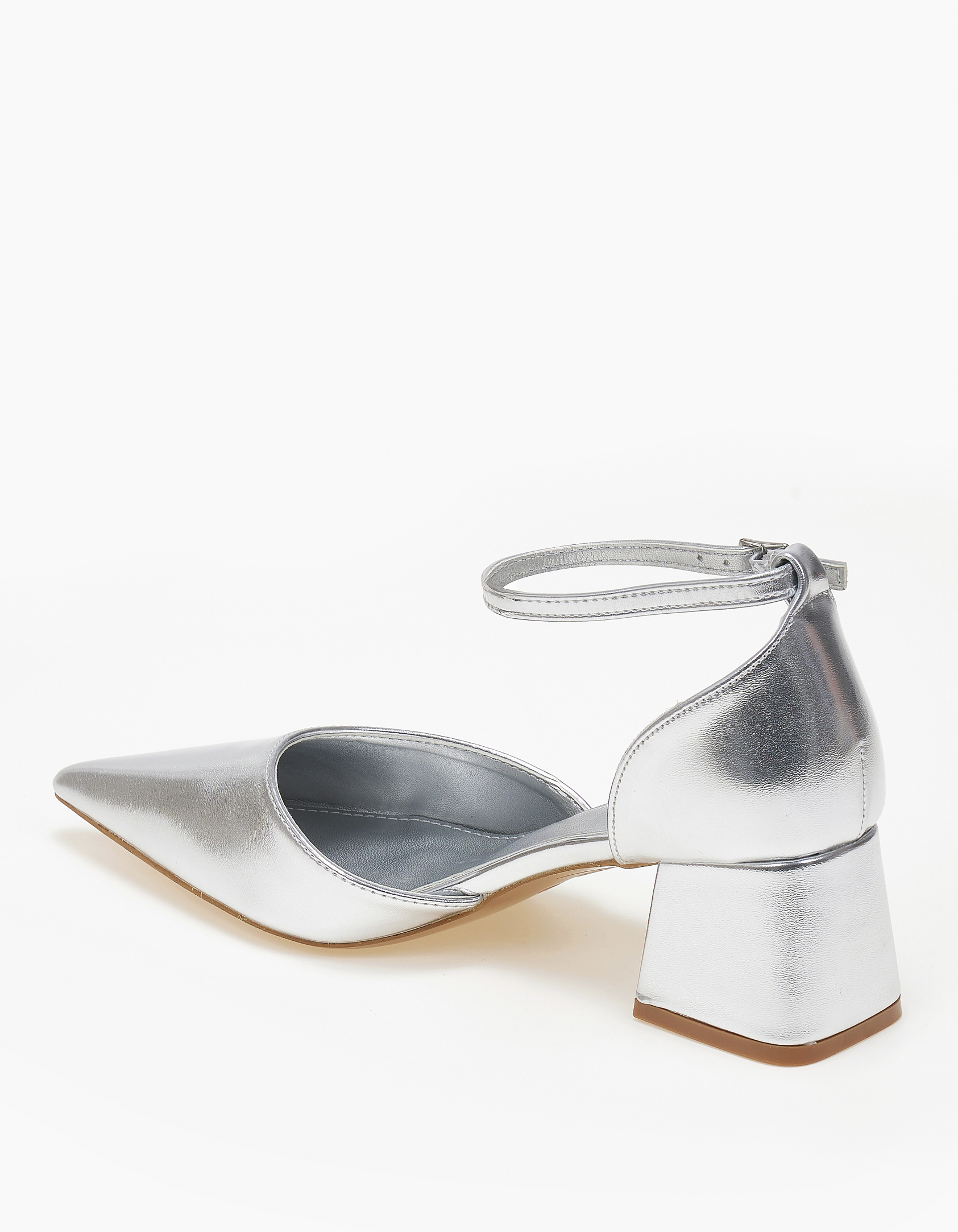 Μυτερές γόβες με χοντρό τακούνι και μπαρέτα - Ασημί φωτογραφία