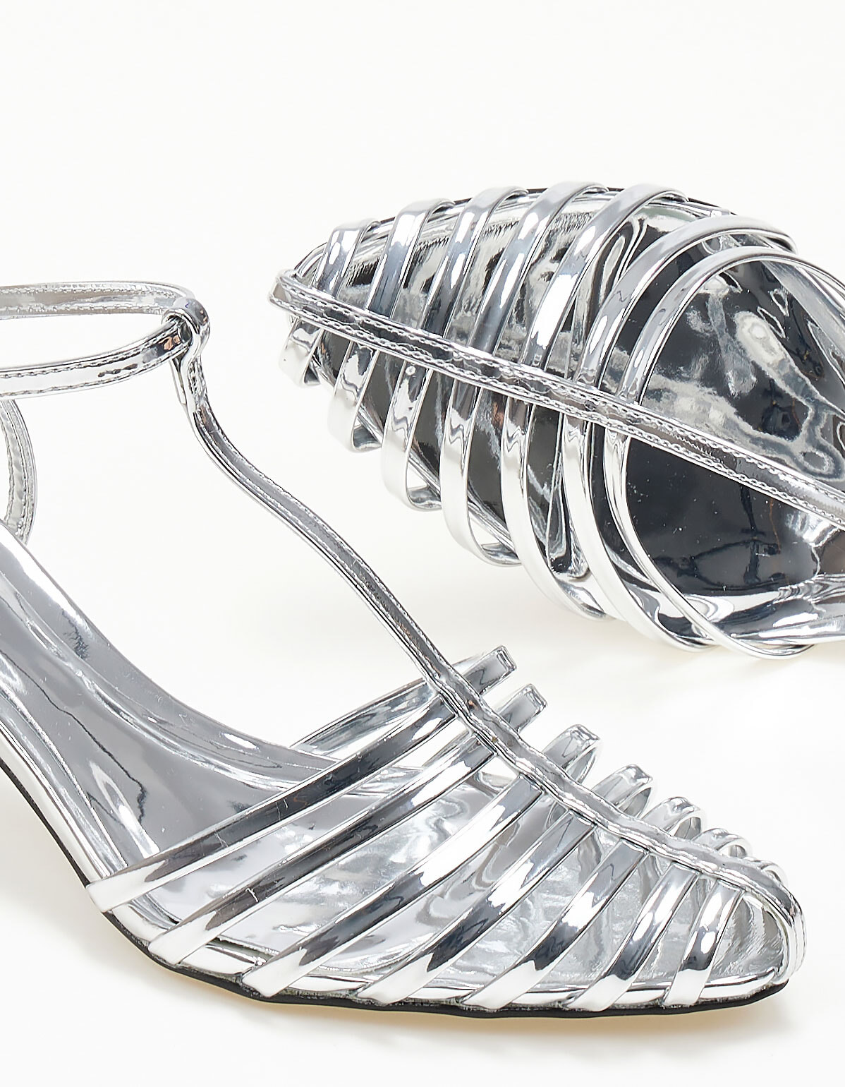 Open heel γόβες με πολλαπλά λουράκια και λεπτό τακούνι - Ασημί φωτογραφία