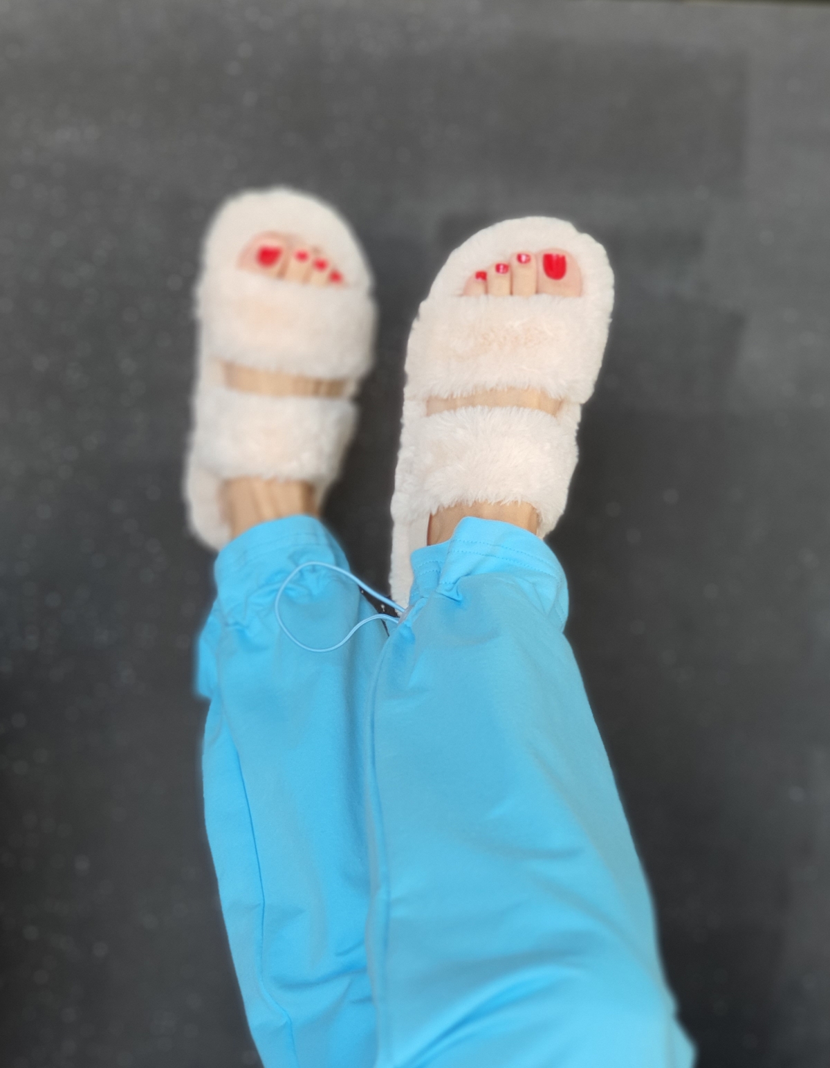 Γούνινες παντόφλες με δύο φάσες - Μπεζ