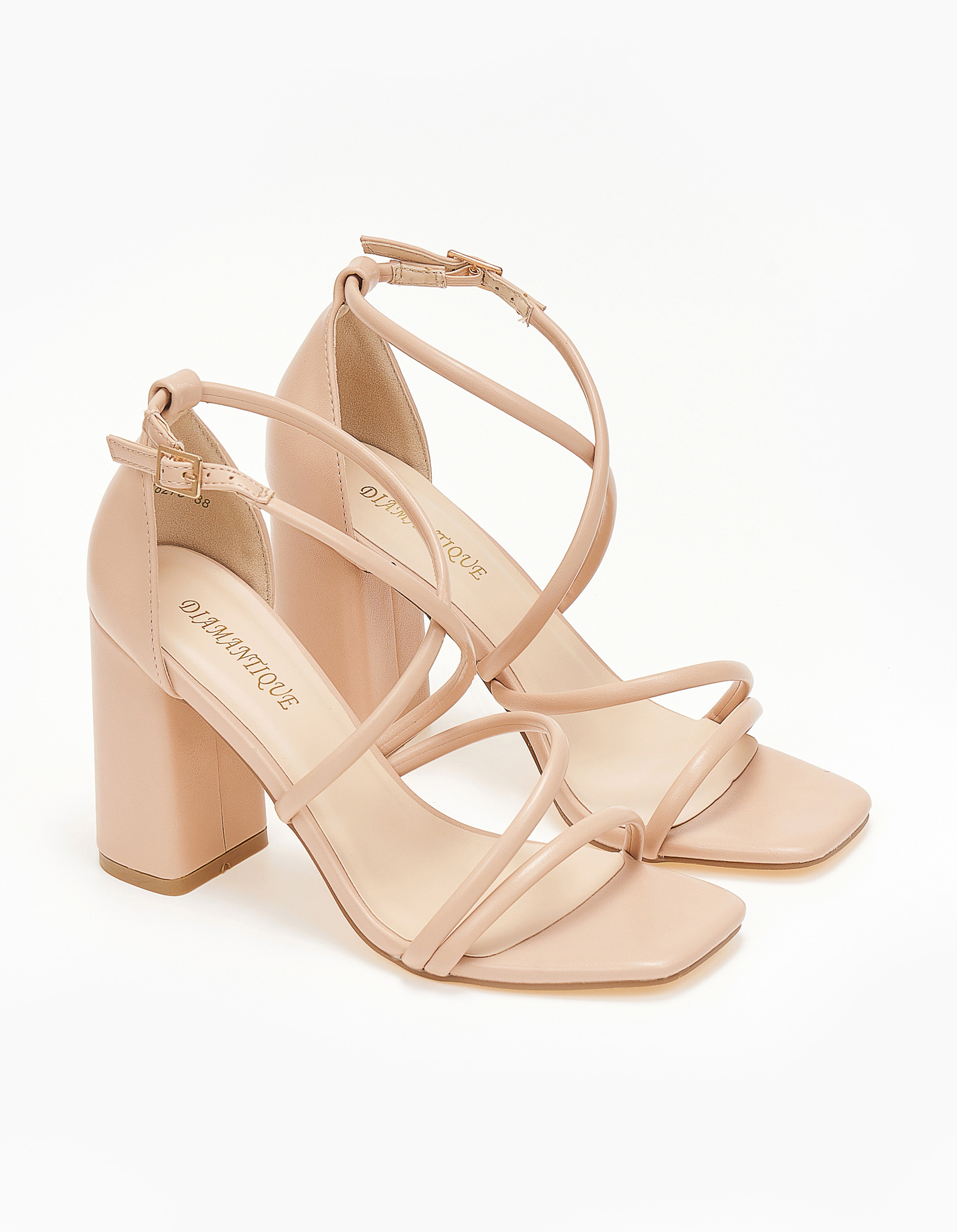 Πέδιλα με χιαστί λουράκια και χοντρό τακούνι - Nude