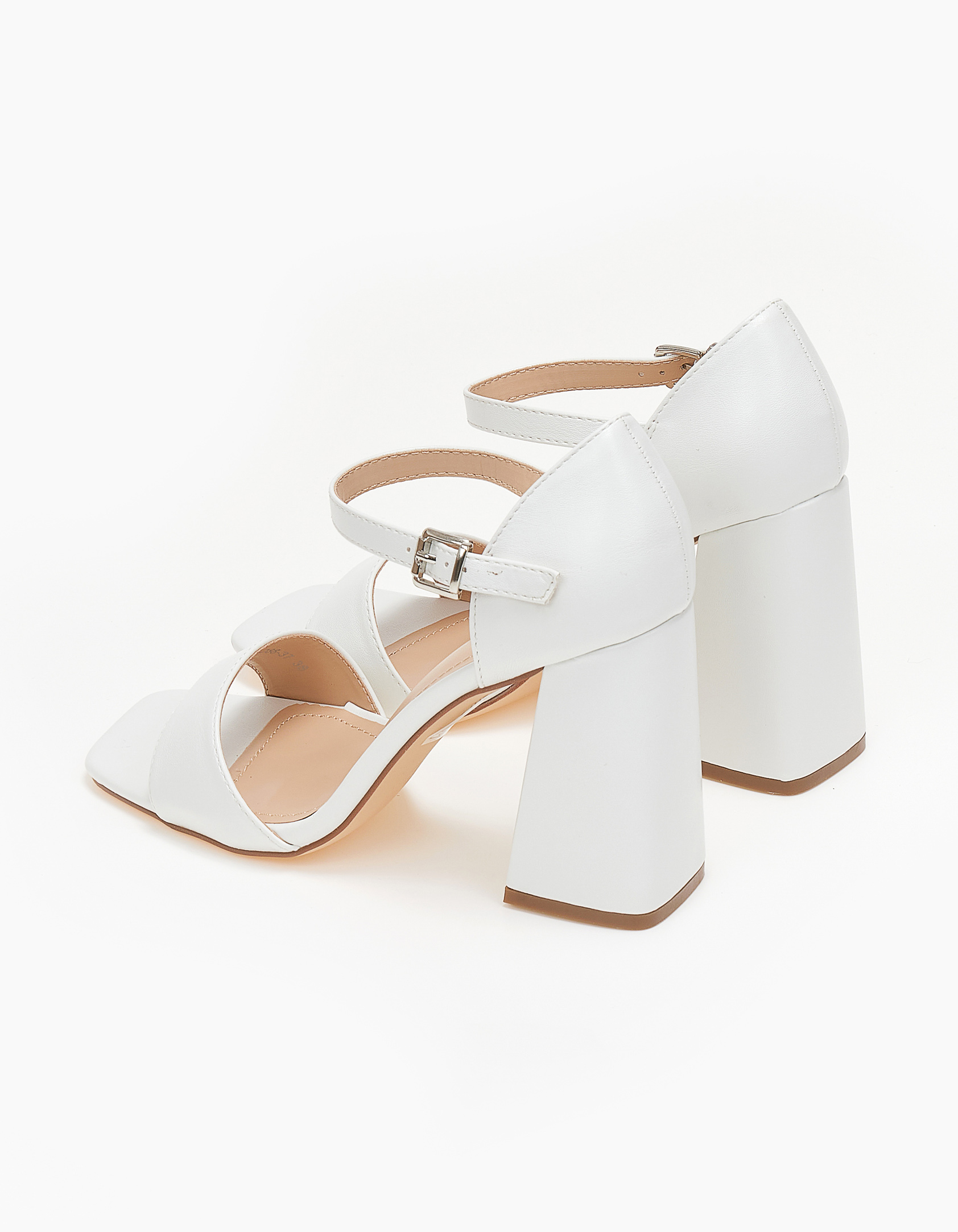 Πέδιλα με χοντρό τακούνι - Λευκό φωτογραφία