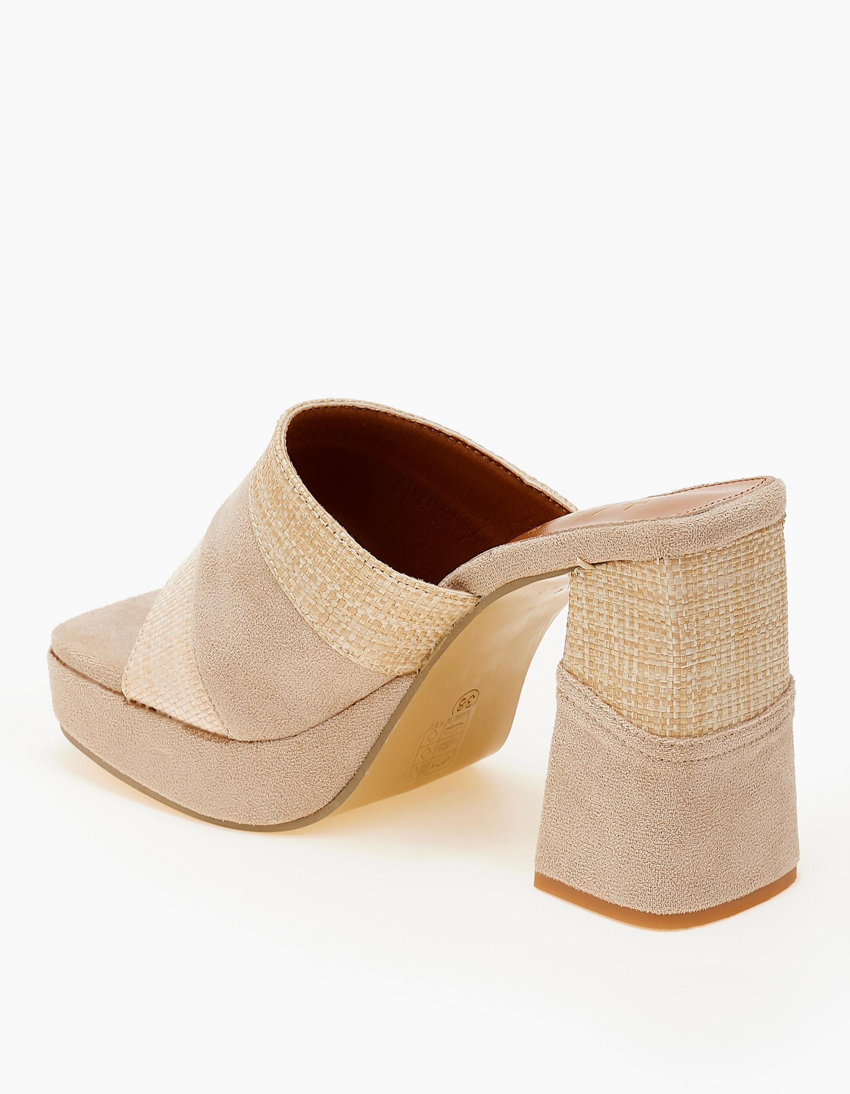 Ψηλά τσόκαρα με χοντρό τακούνι - Μπεζ φωτογραφία