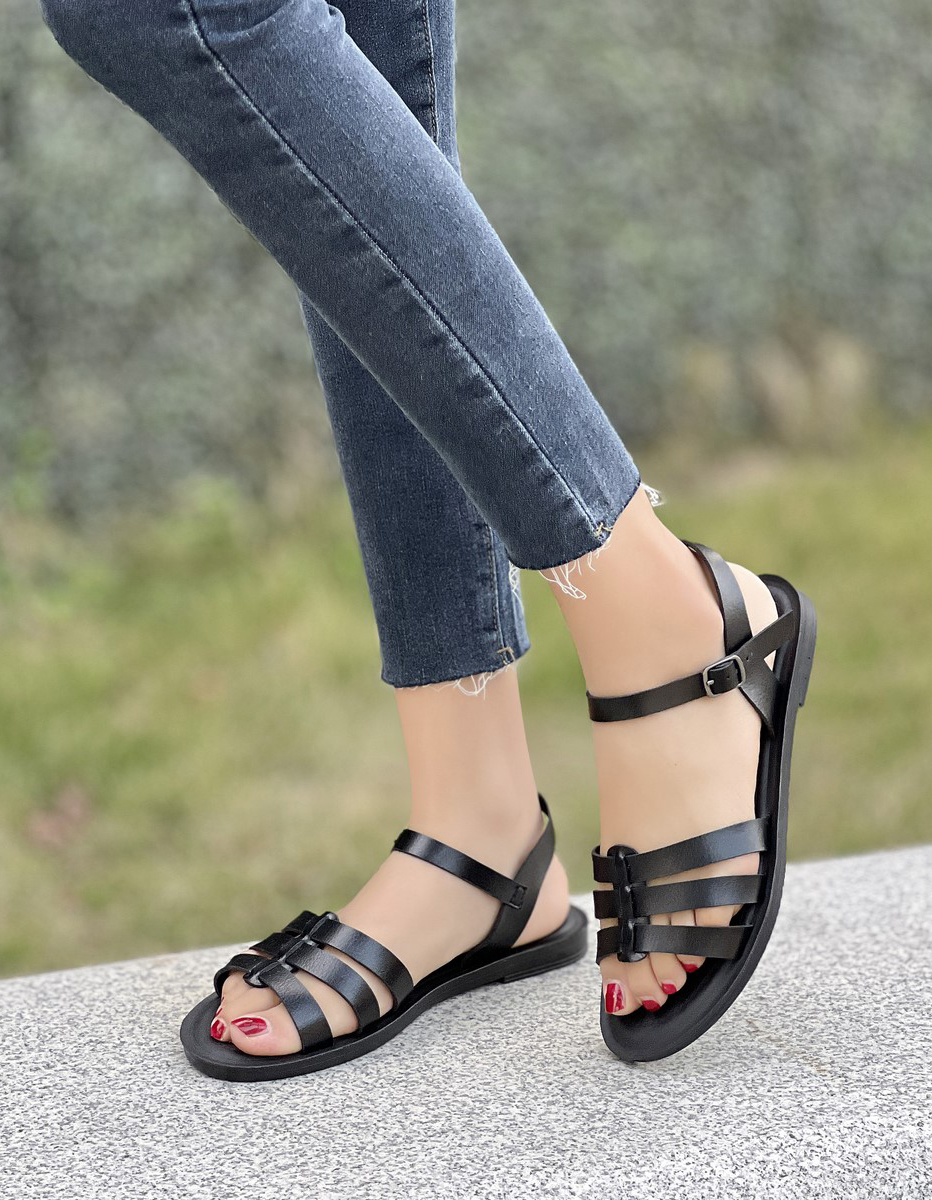 Σανδάλια με πολλαπλά λουράκια - Μαύρο