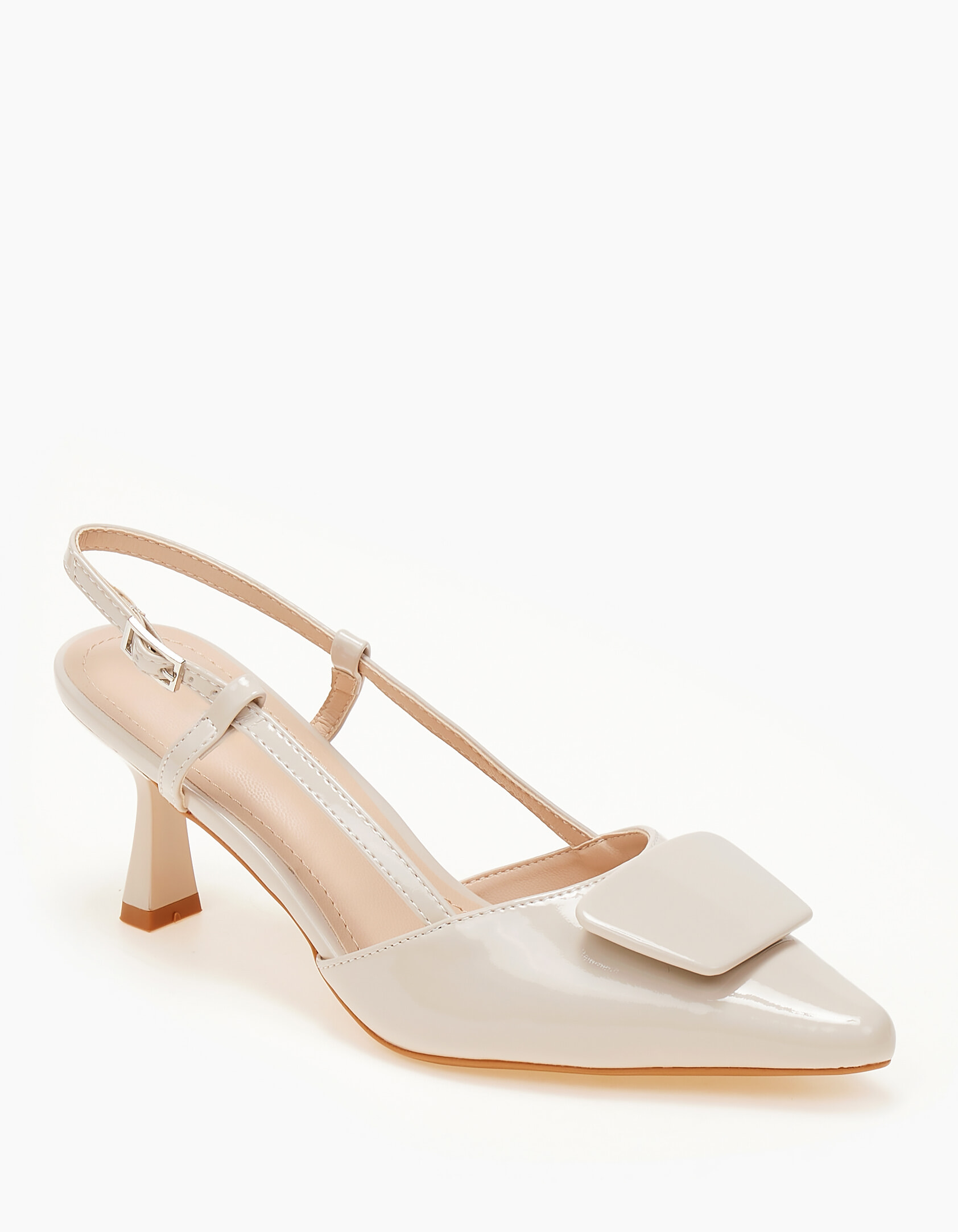 Slingback γόβες λουστρίνι με ιδιαίτερη τόκα - Μπεζ