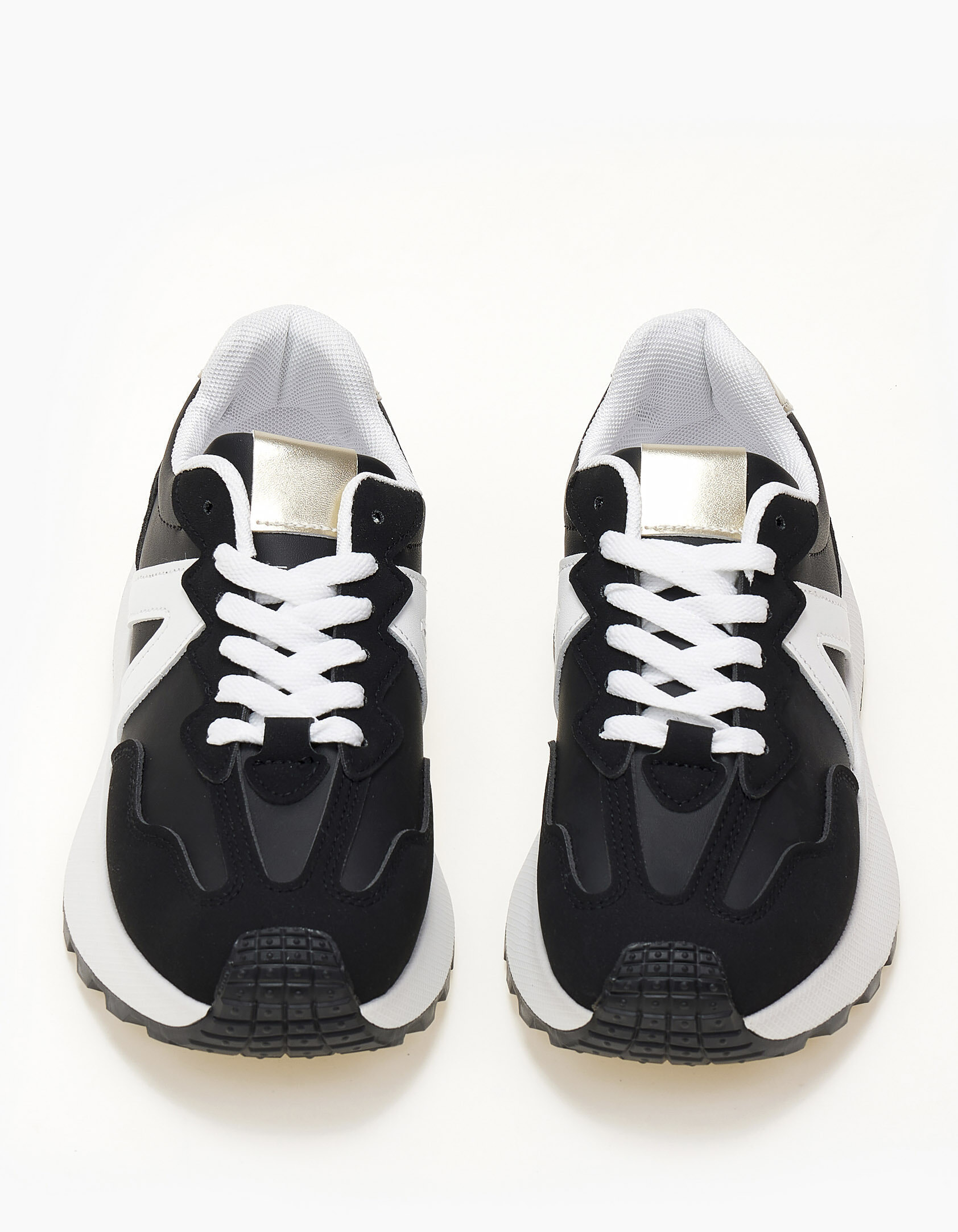 Sneaker με διχρωμία και chuncky σόλα - Μαύρο φωτογραφία