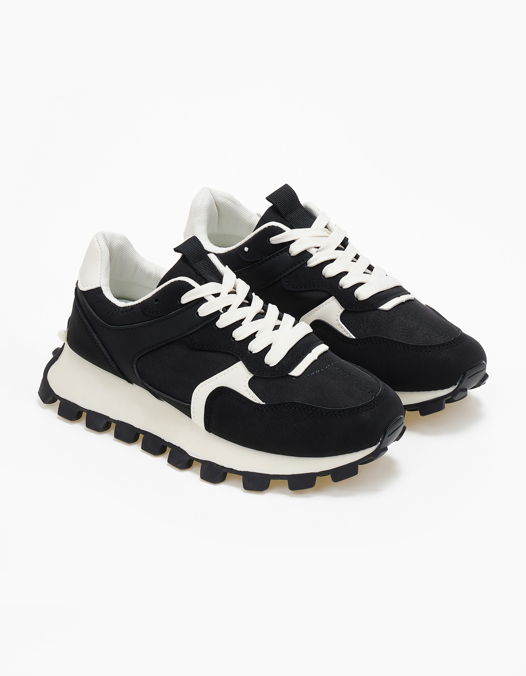 Sneakers με συνδυασμό υλικών - Μαύρο