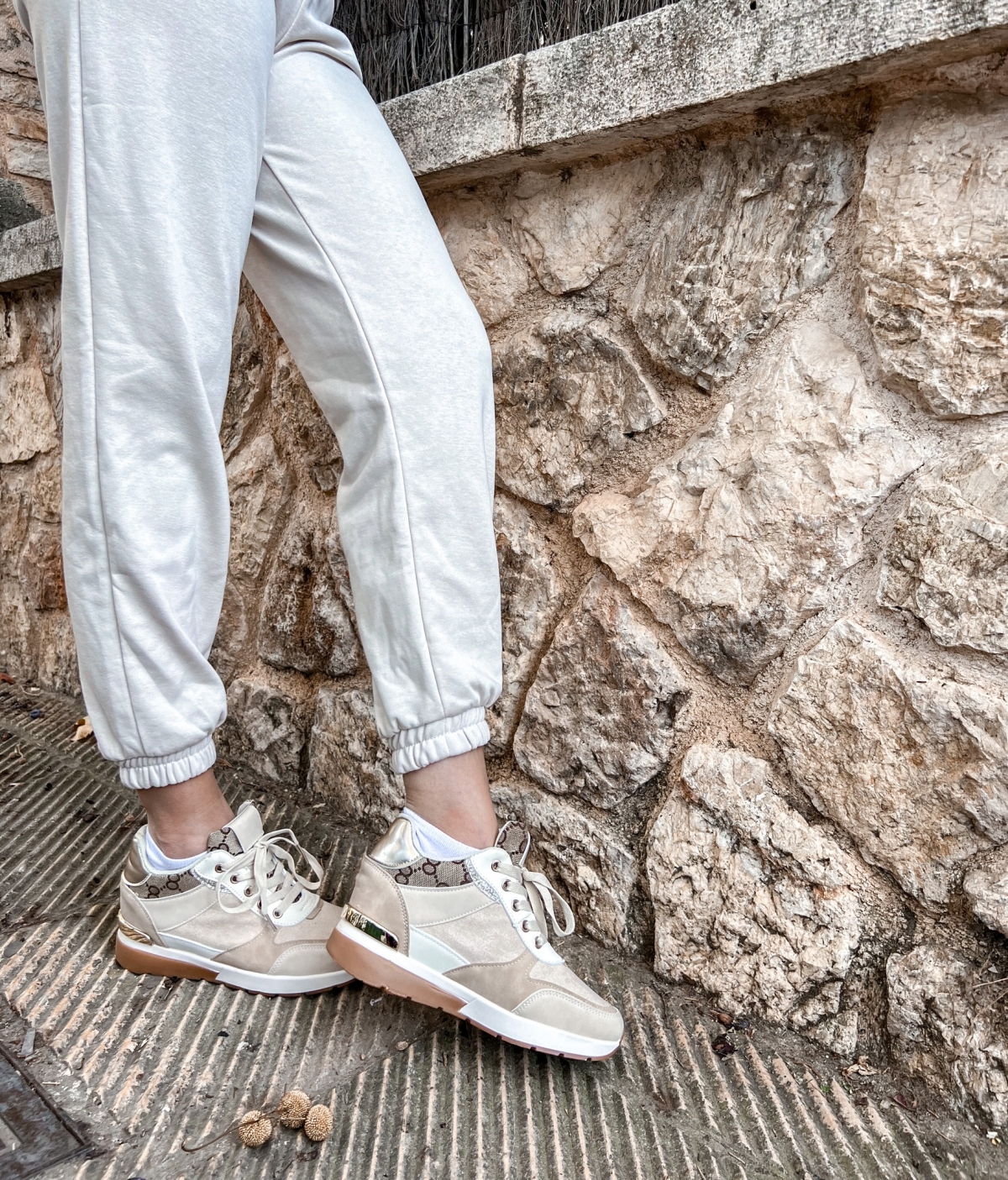 Sneakers με συνδυασμό χρωμάτων - Μπεζ