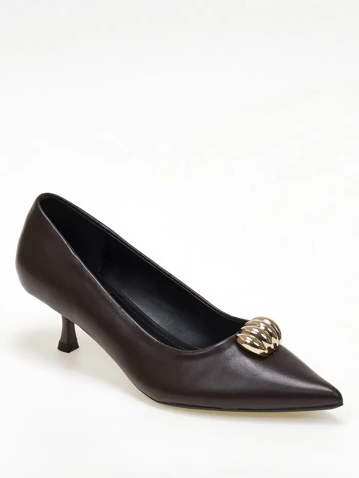 Chic γόβες με μεταλλική χρυσή λεπτομέρεια