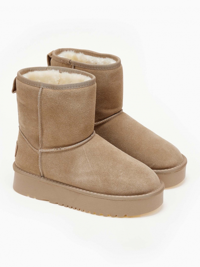 Δερμάτινα δίσολα μποτάκια με γούνα