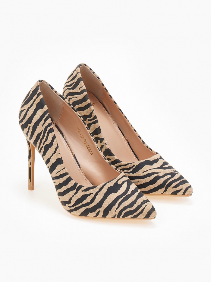 Μυτερές γόβες με suede υφή και λεπτό τακούνι