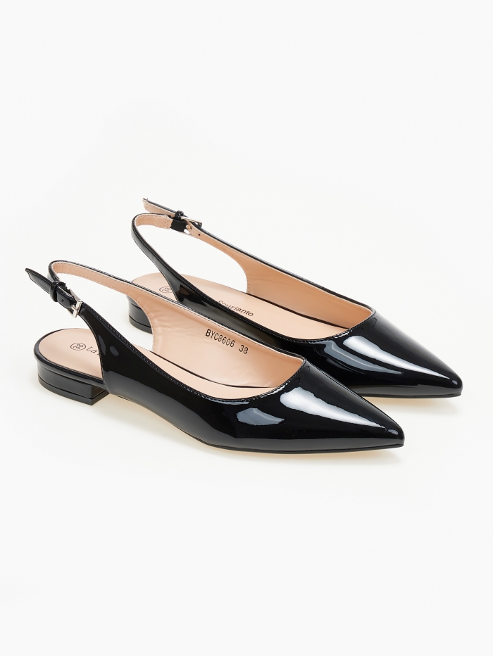 Εξώφτερνες γόβες με χαμηλό τακούνι