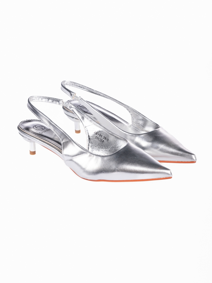 Χαμηλές slingback γόβες με λεπτό τακούνι