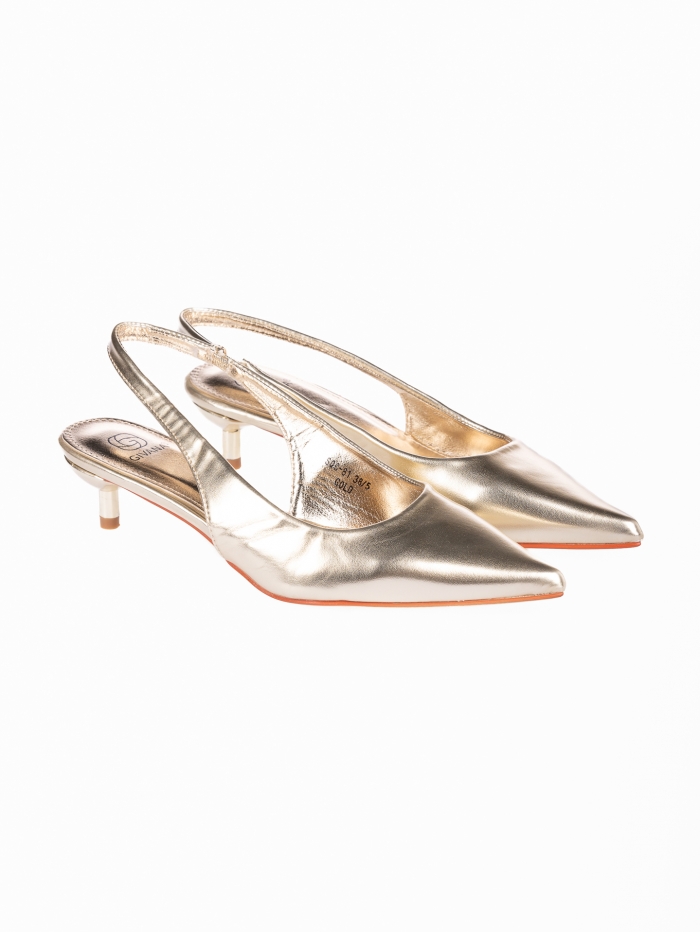 Χαμηλές slingback γόβες με λεπτό τακούνι