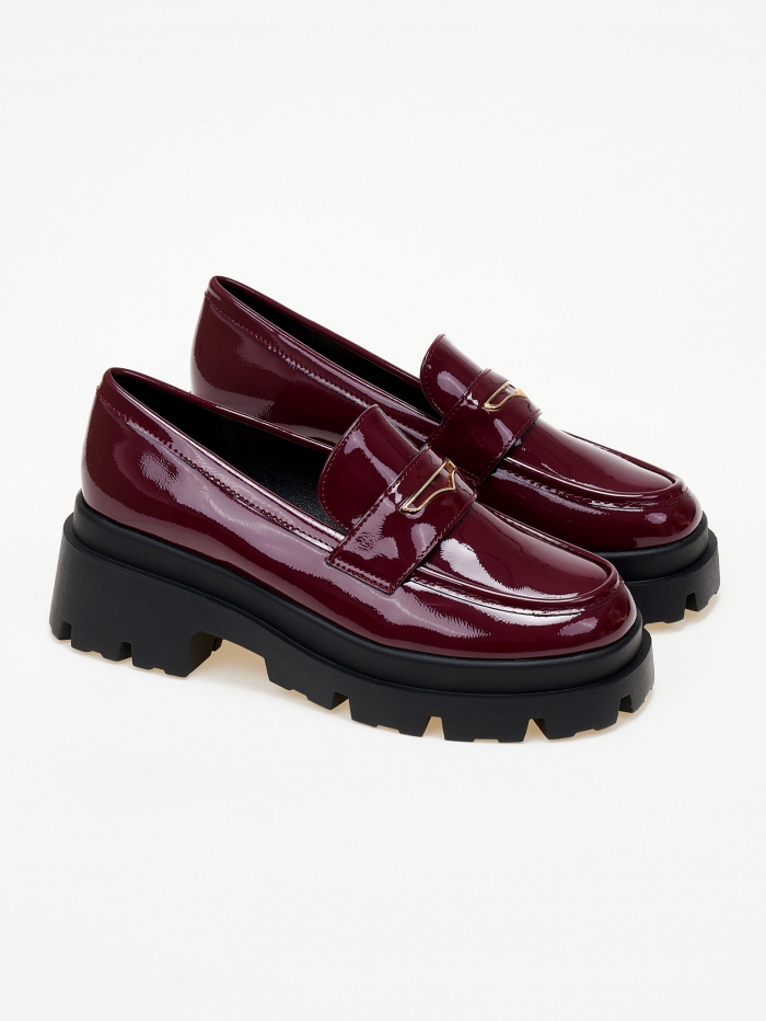 Loafers λουστρίνι με ψηλή σόλα